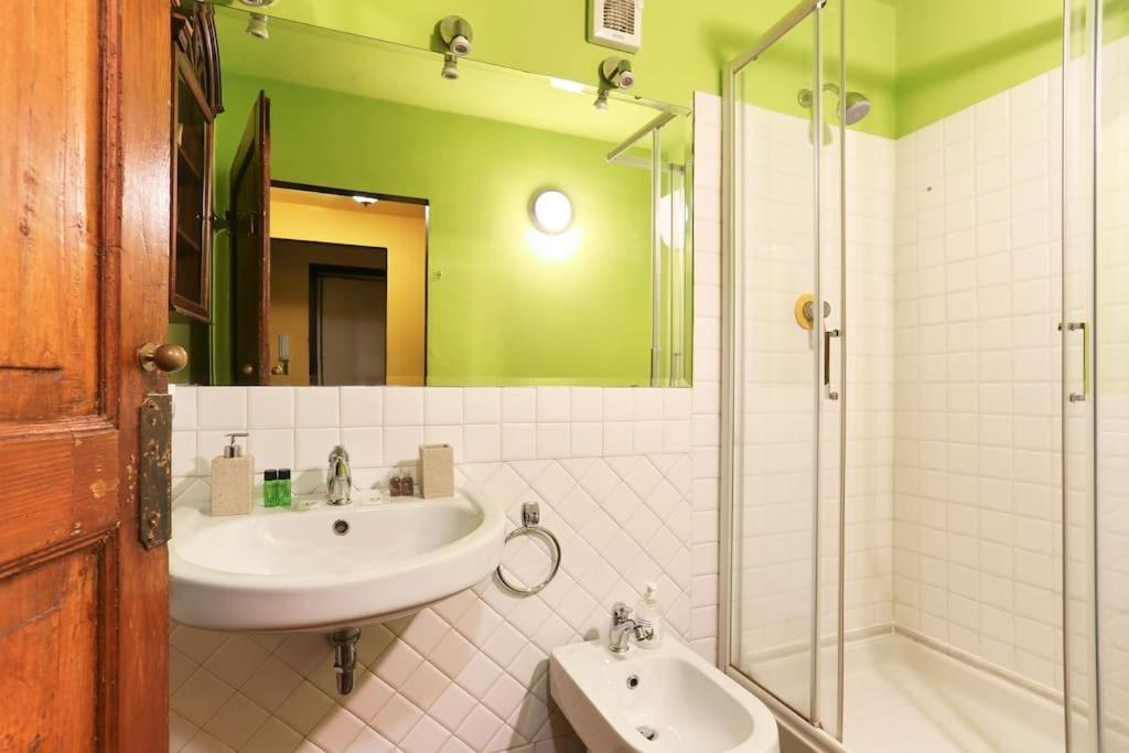 Relax Like Home, Via Ricasoli 6, Next To The Duomo Of Florence