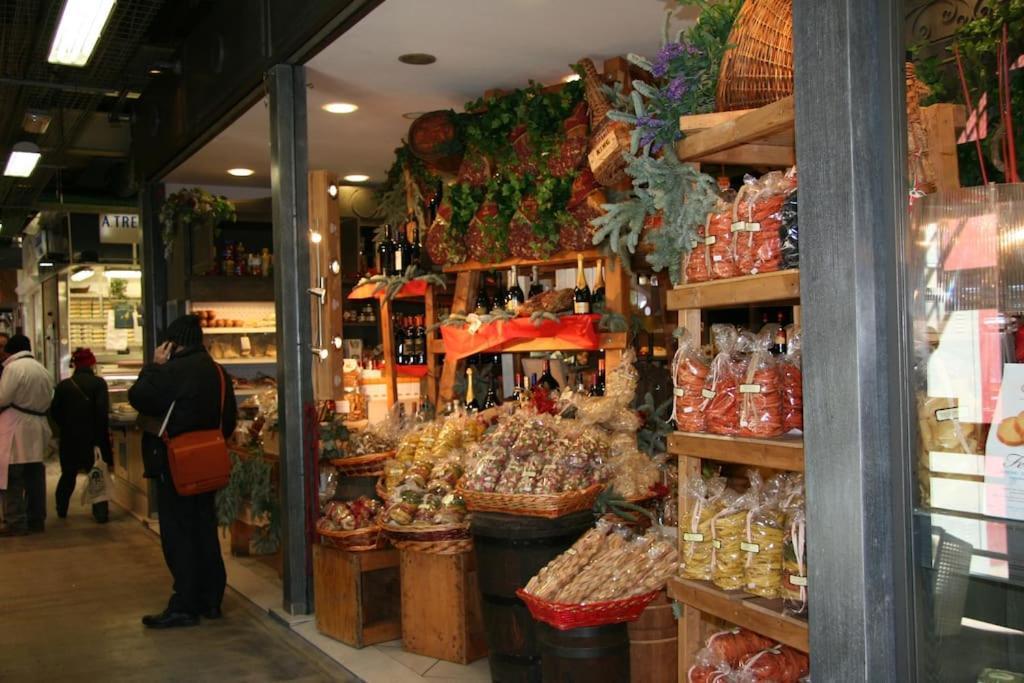 Elegant Market Smn Station Duomo *