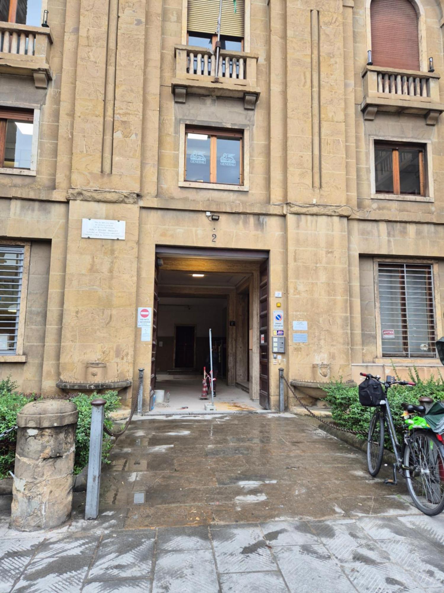 In Front Of The Train Station! Apartment *