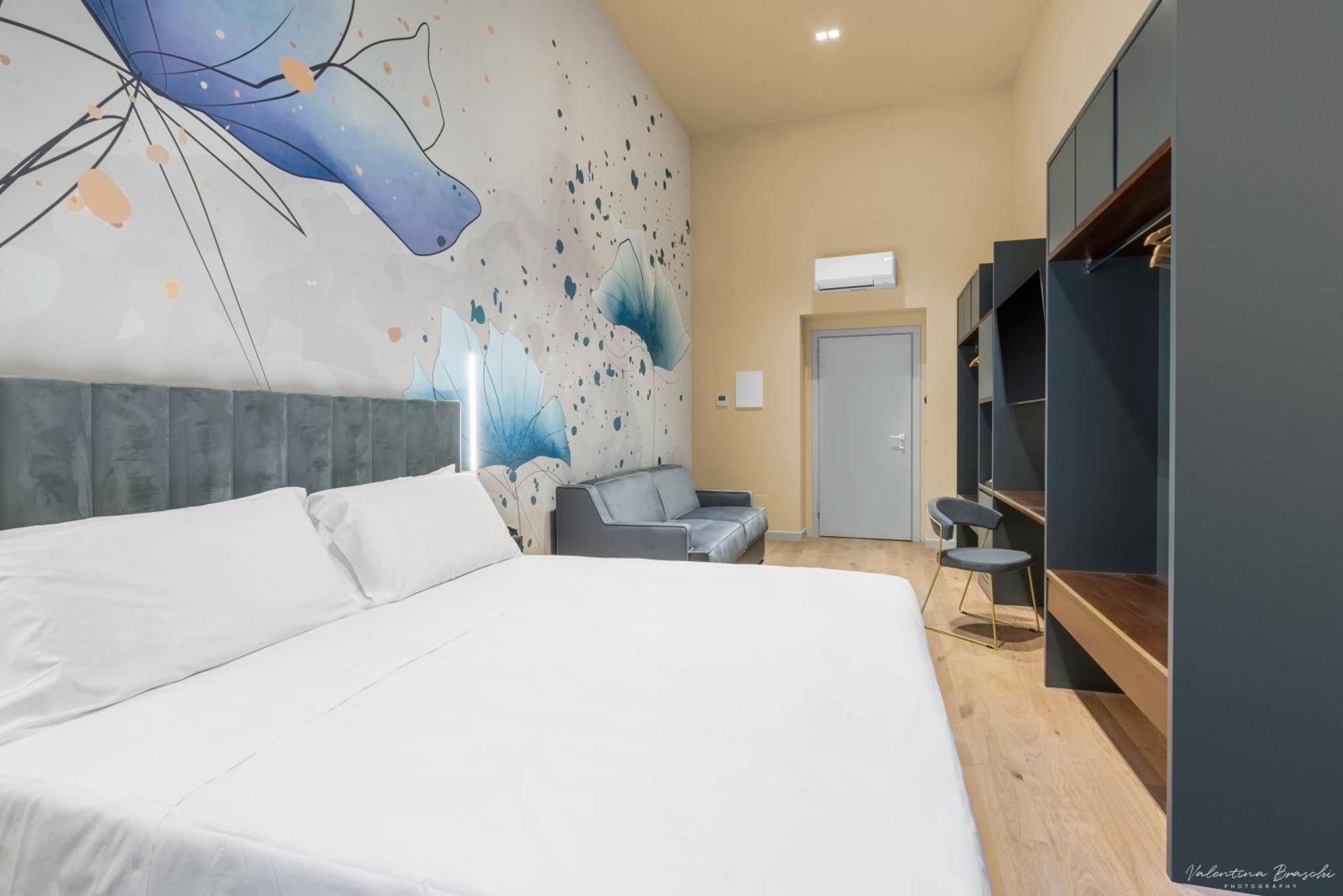 Adamas Hotel