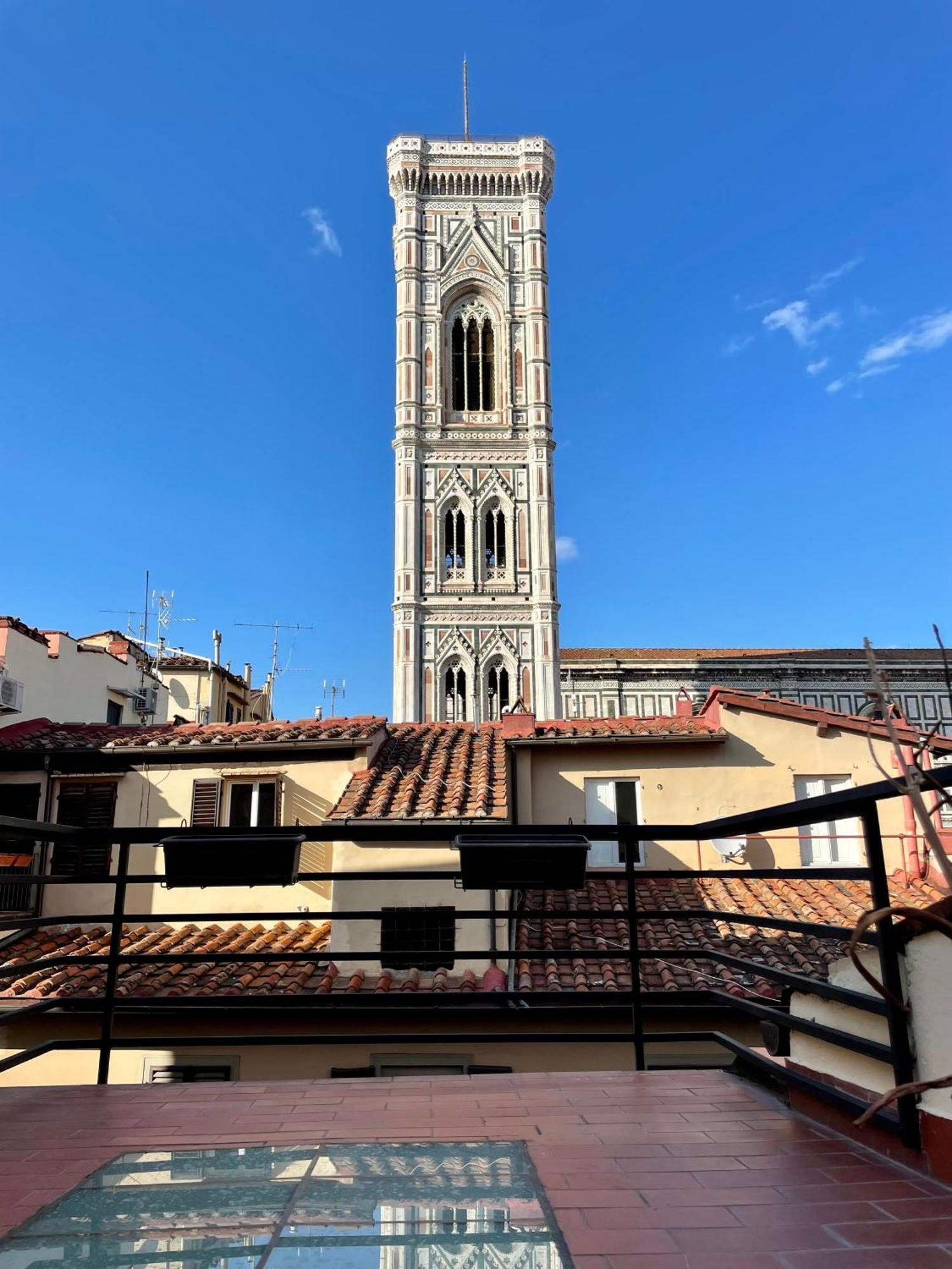 Rebecca Duomo View With Terrace Apartment Florence