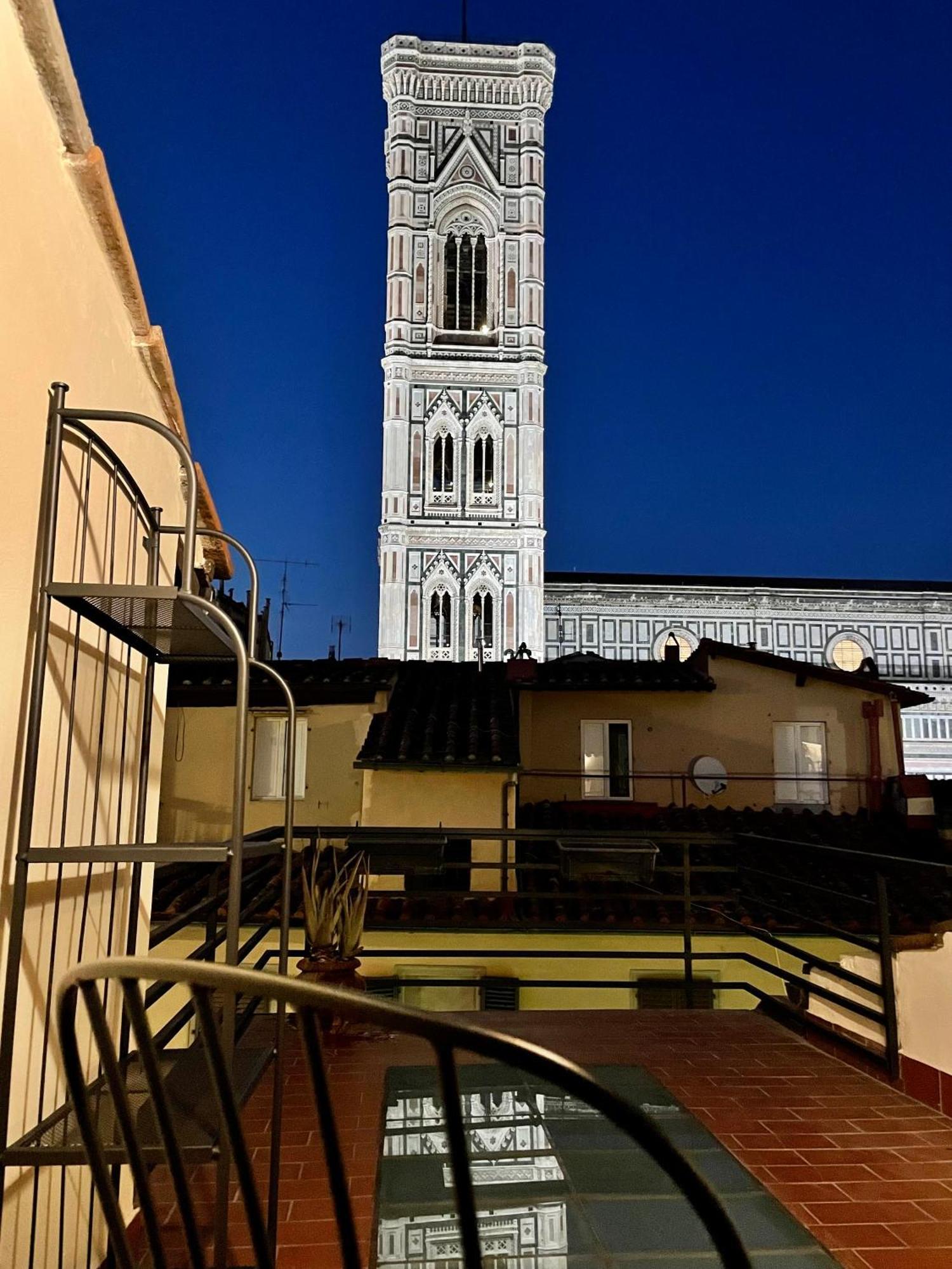 Rebecca Duomo View With Terrace Apartment Florence