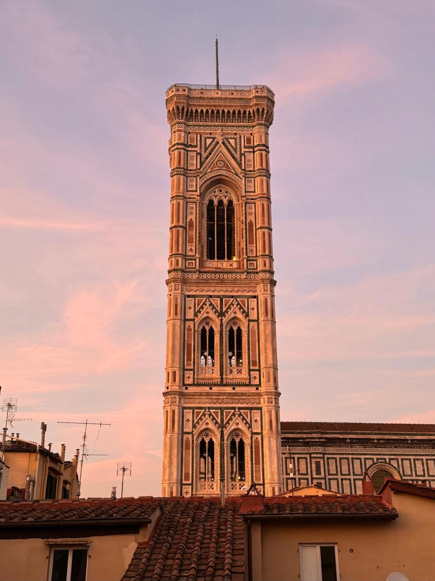 Rebecca Duomo View With Terrace Apartment Florence