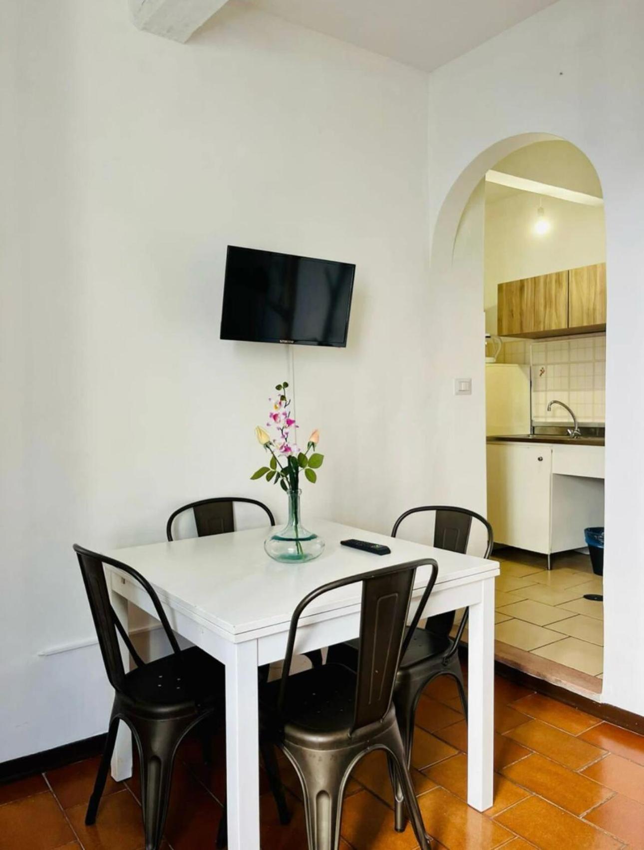 Leone Aparthotel *