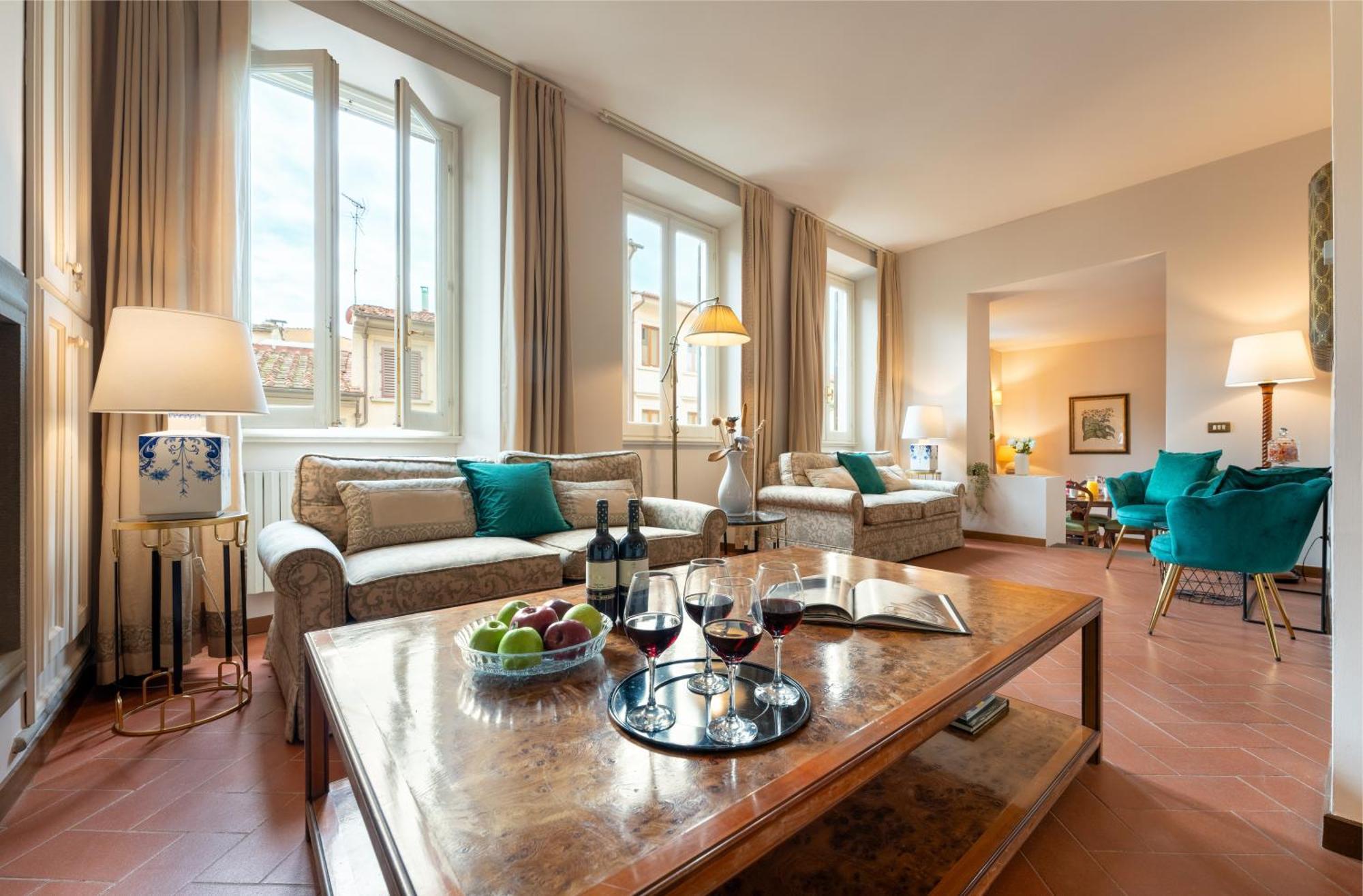 Apartment Via Panzani 16, 3th Floor - Antonella - Elegant & Spacious, 3-bedroom In Historic Center Florence