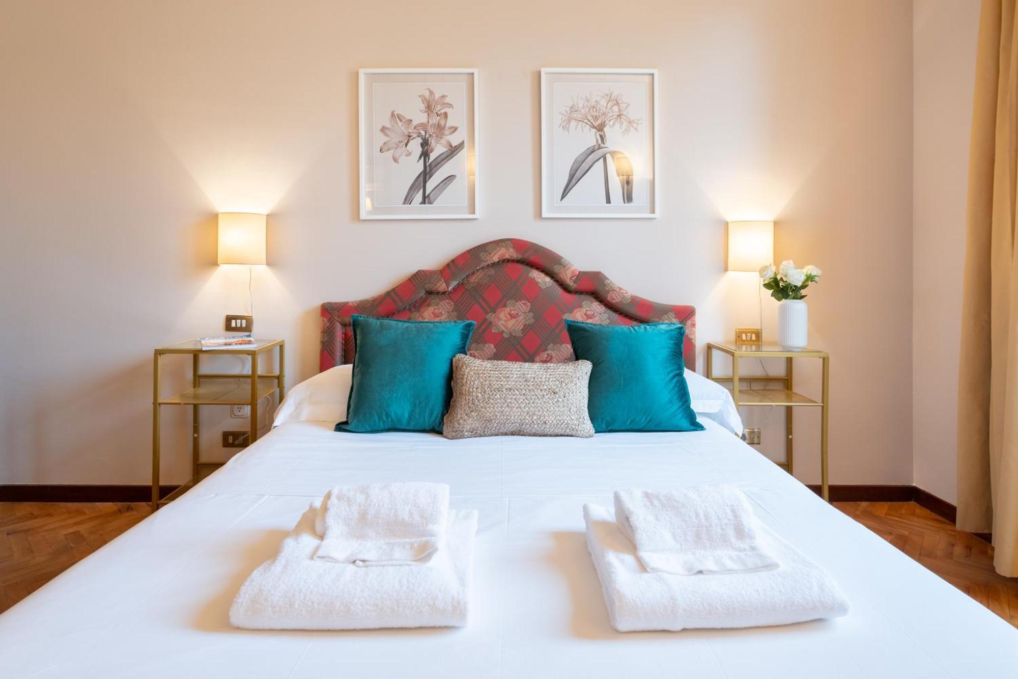 Via Panzani 16, 3th Floor - Antonella - Elegant & Spacious, 3-bedroom In Historic Center