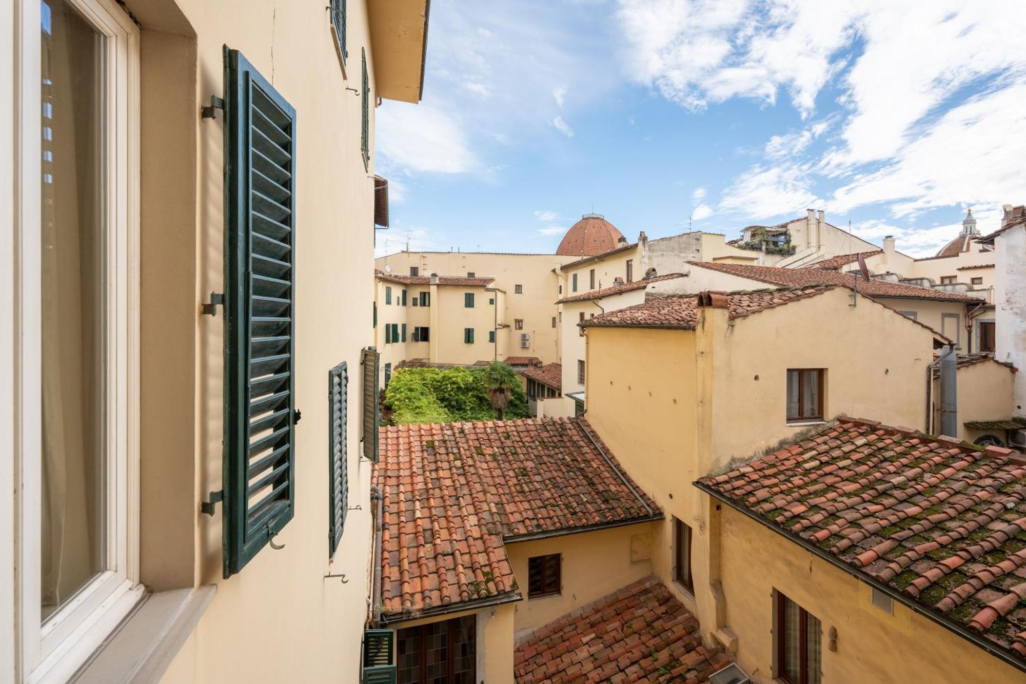 Via Panzani 16, 3th Floor - Antonella - Elegant & Spacious, 3-bedroom In Historic Center Apartment