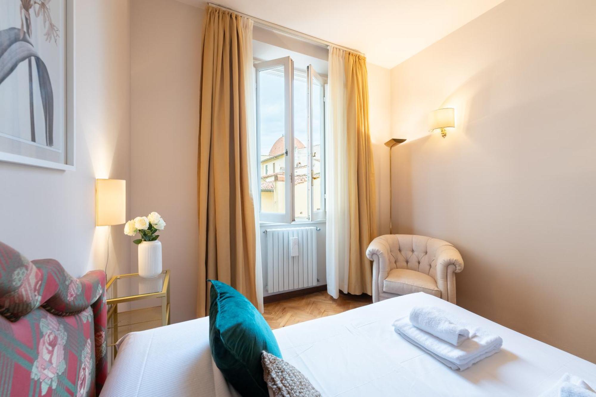 Via Panzani 16, 3th Floor - Antonella - Elegant & Spacious, 3-bedroom In Historic Center Apartment Florence