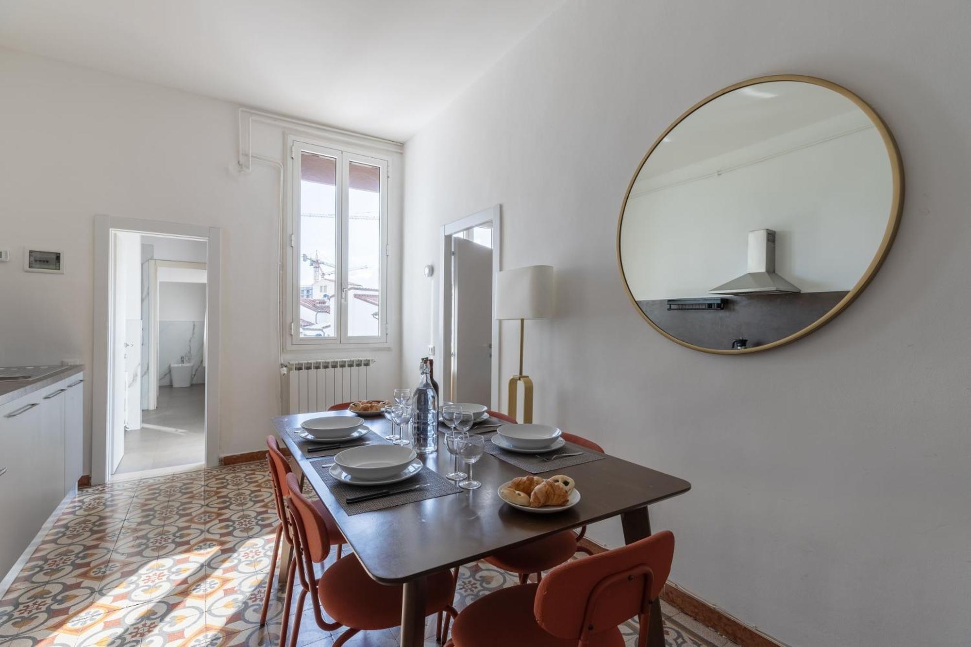 Santa Maria Novella Family In Apartment *