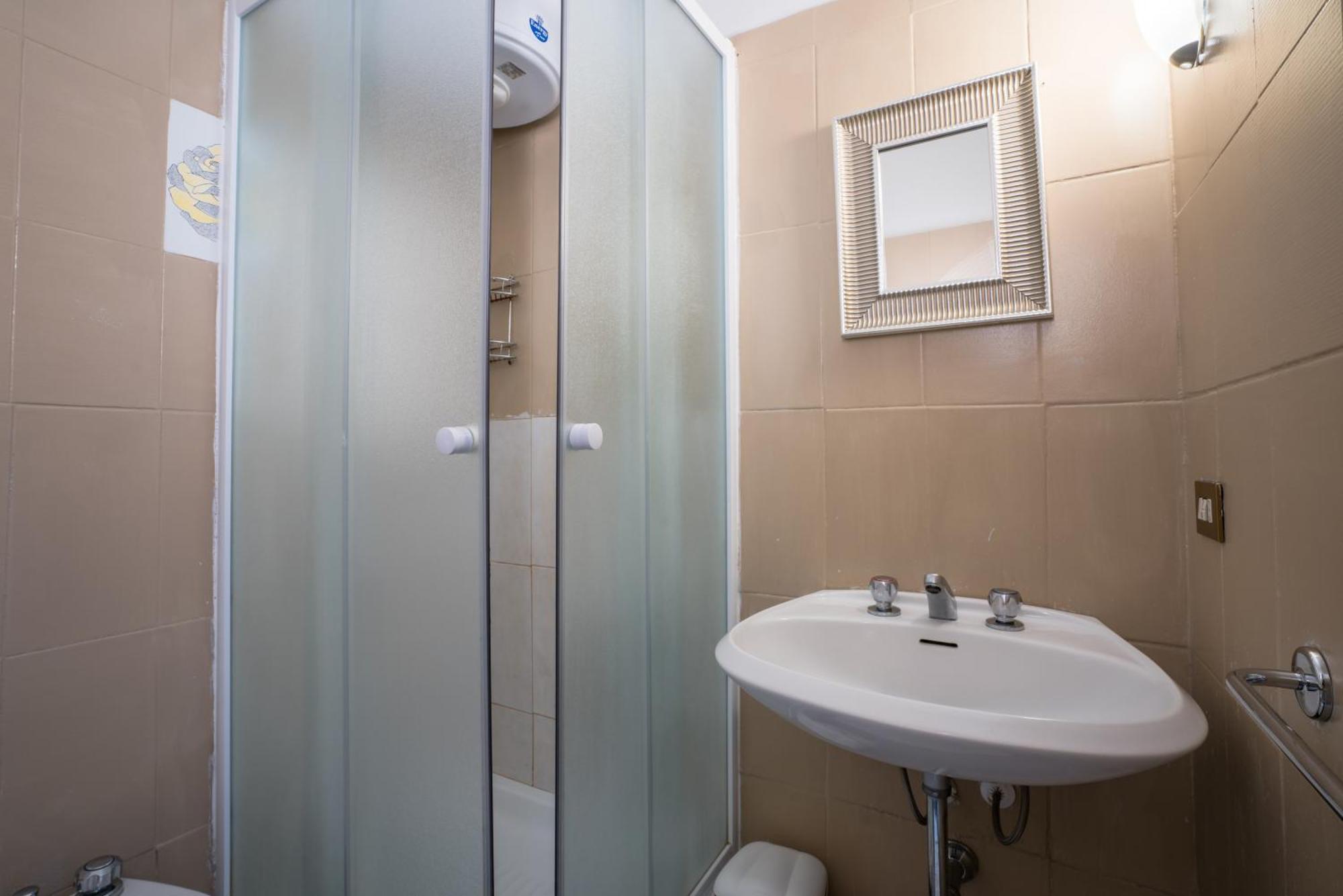 Leone Aparthotel Florence