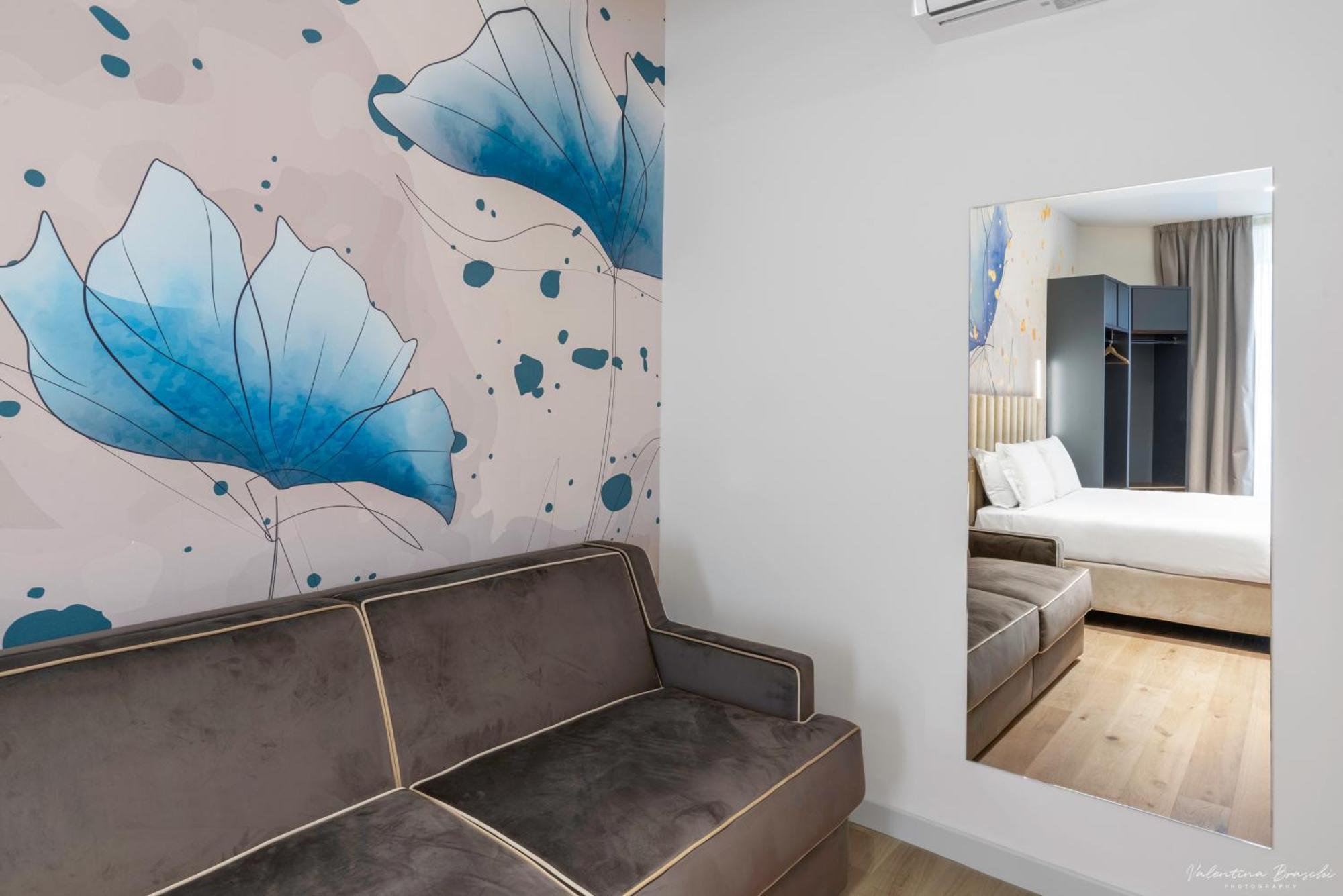 Adamas Hotel