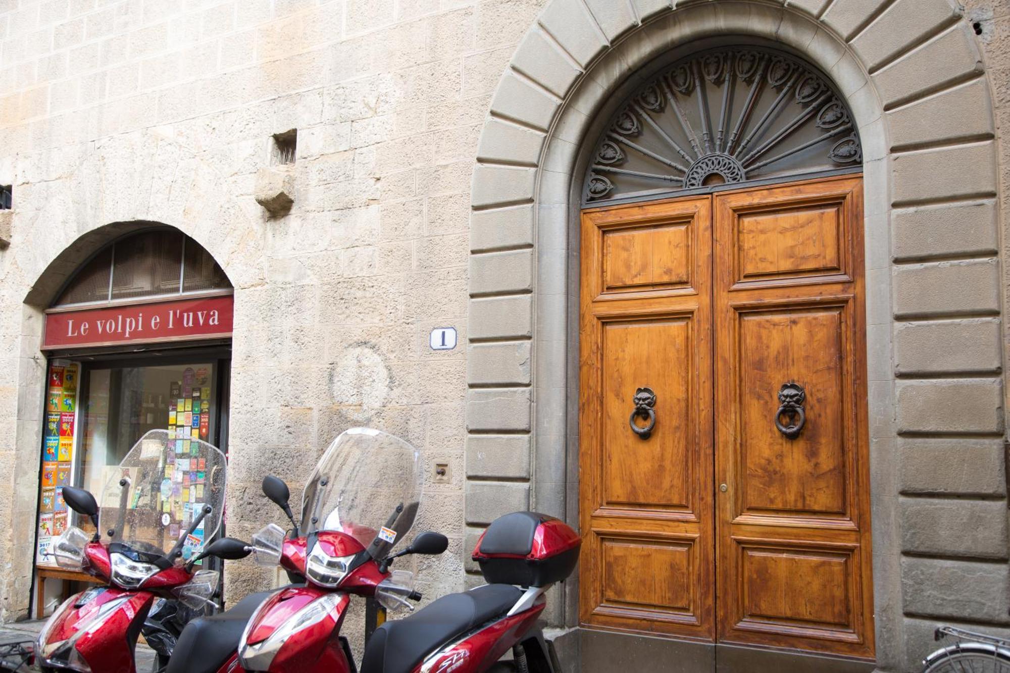 Ponte Vecchio Luxury Retreat