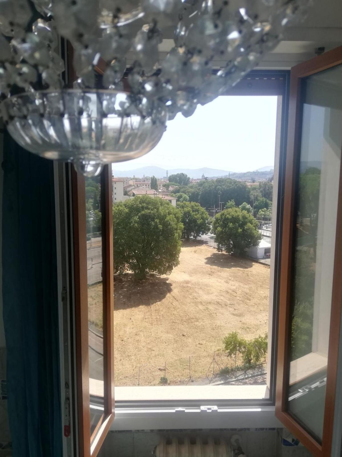 Bosi's Art House - 5 Mins To Center Apartment *