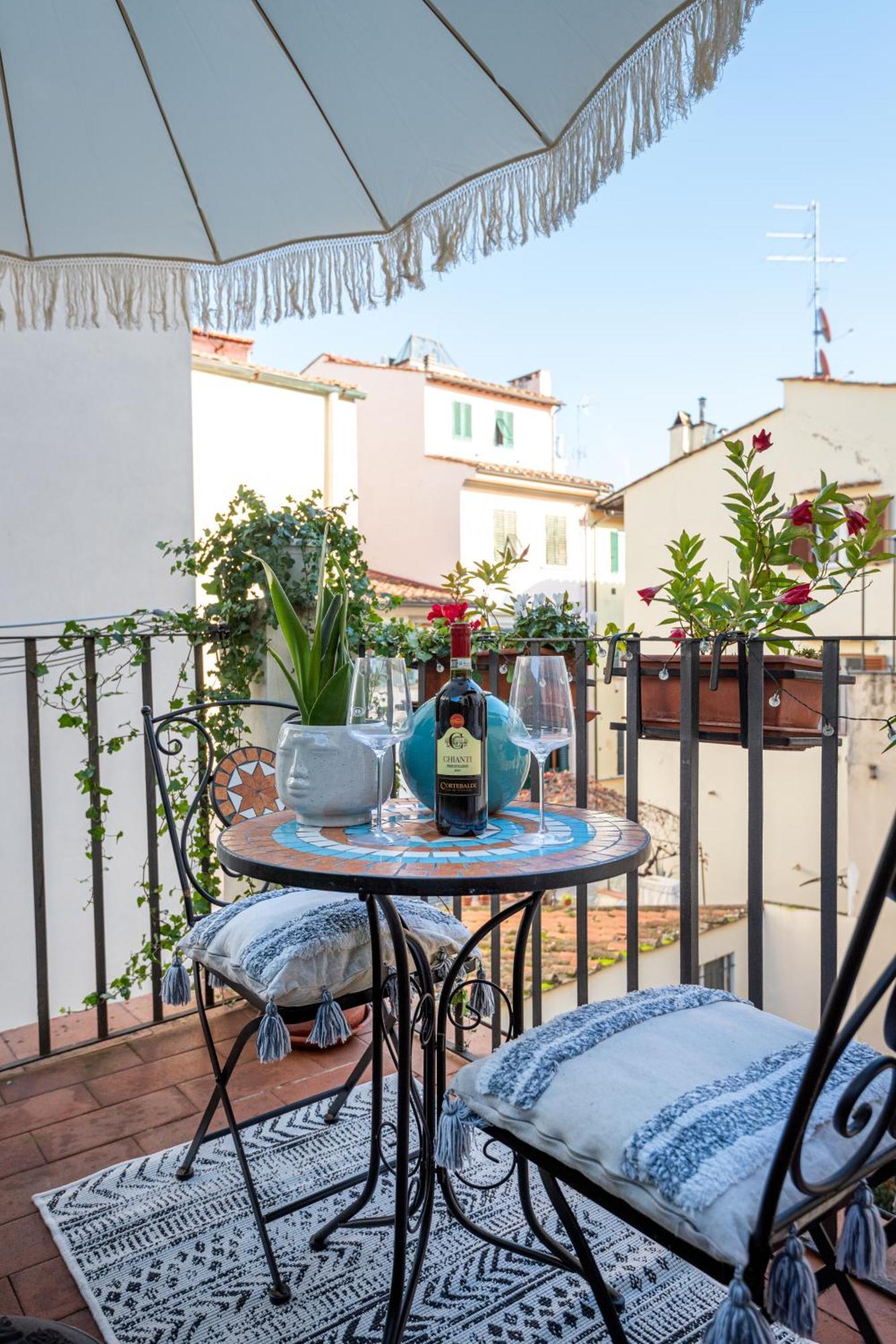 House Of Happy With Terrace Apartment