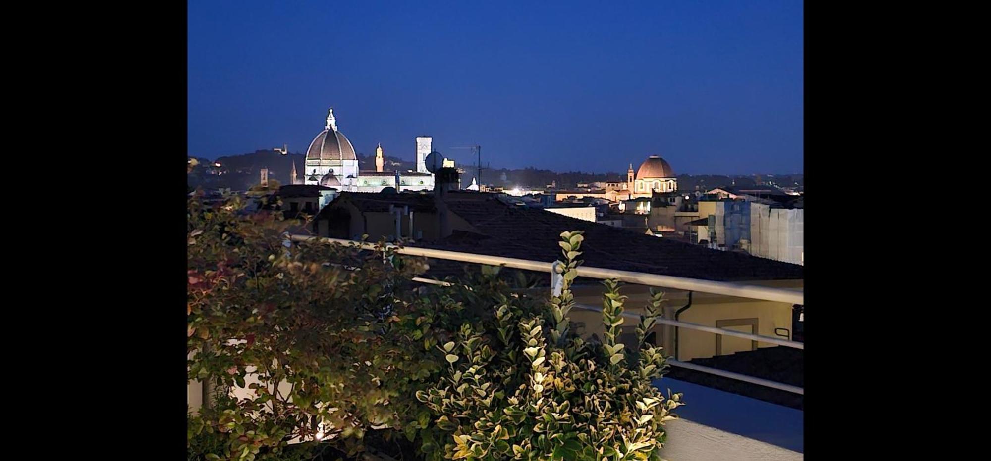 Apartment Caterina De' Medici Luxury Attic With Terrace And Parking