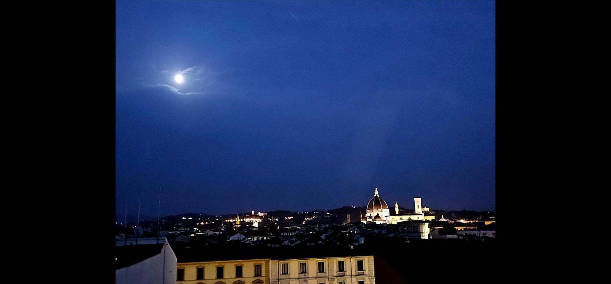 Caterina De' Medici Luxury Attic With Terrace And Parking Apartment