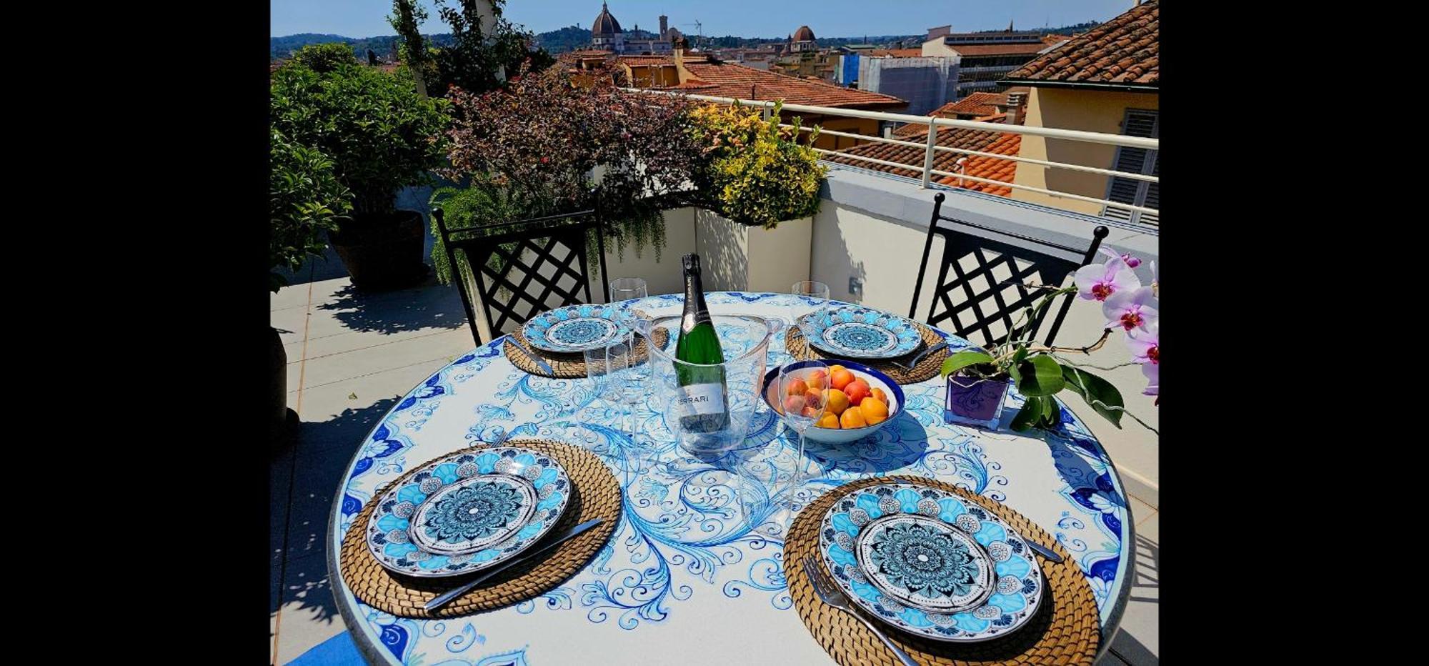 Apartment Caterina De' Medici Luxury Attic With Terrace And Parking Florence