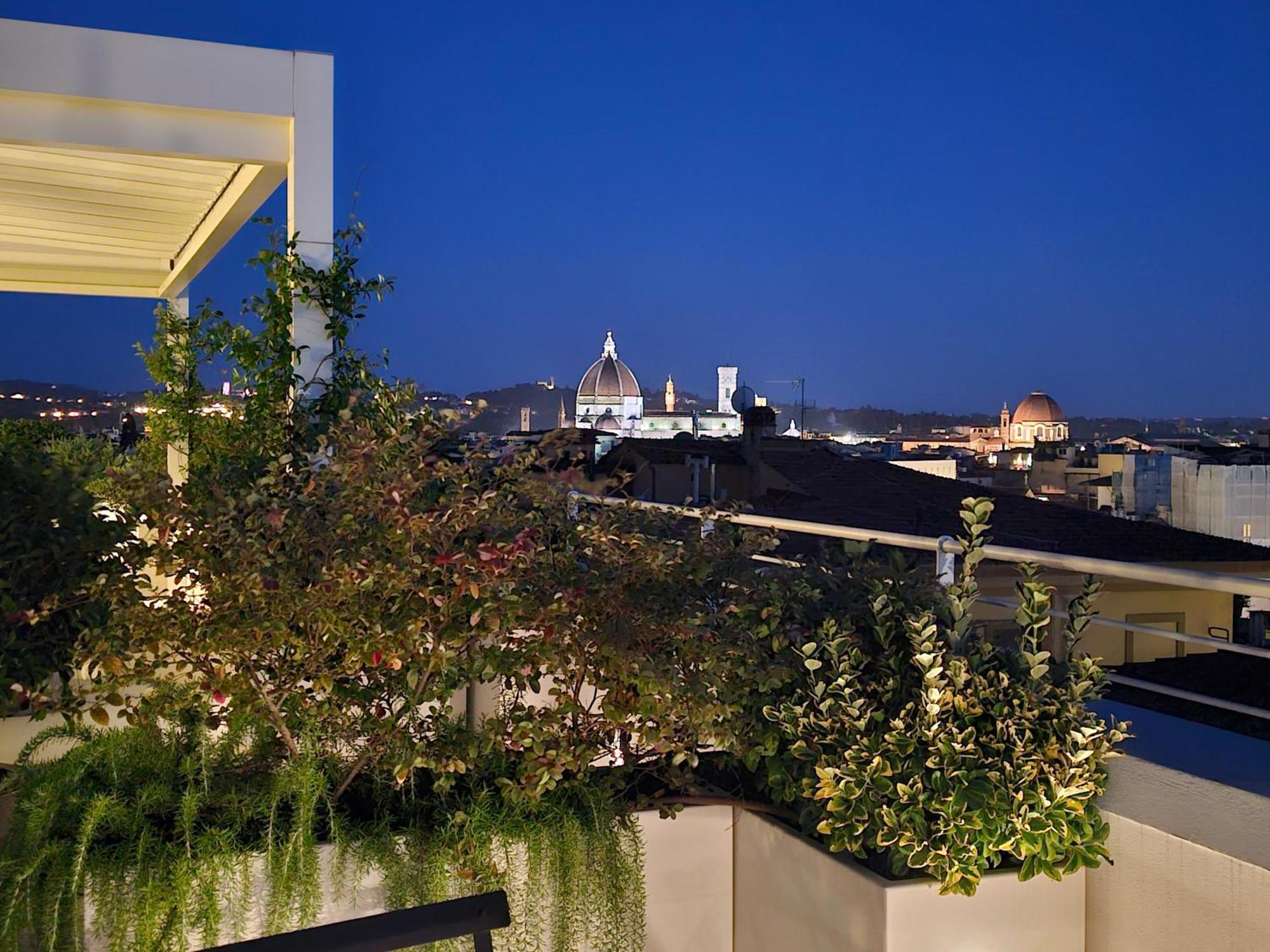 Apartment Caterina De' Medici Luxury Attic With Terrace And Parking