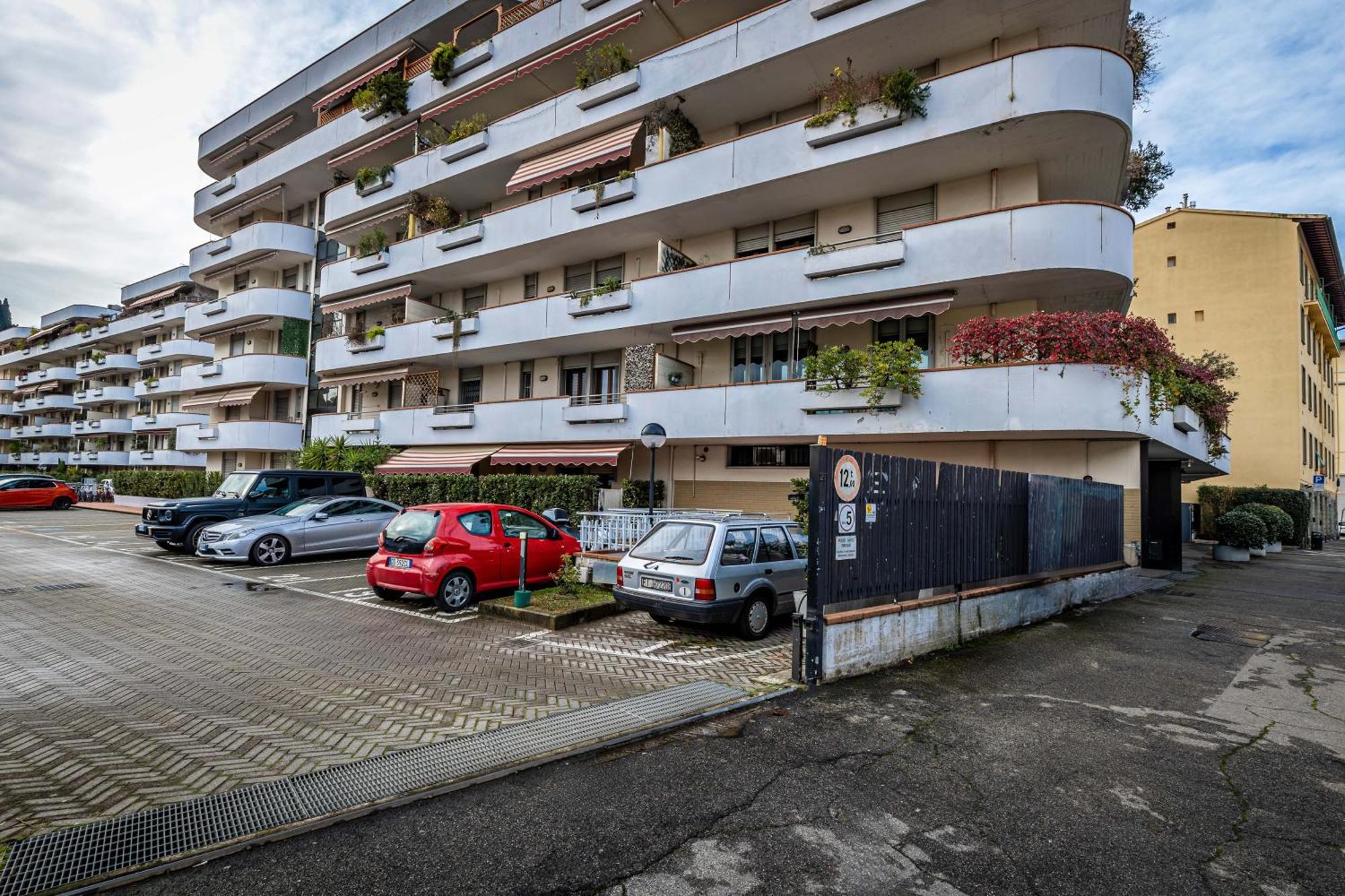 Yd Quiet Leopolda With Parking *