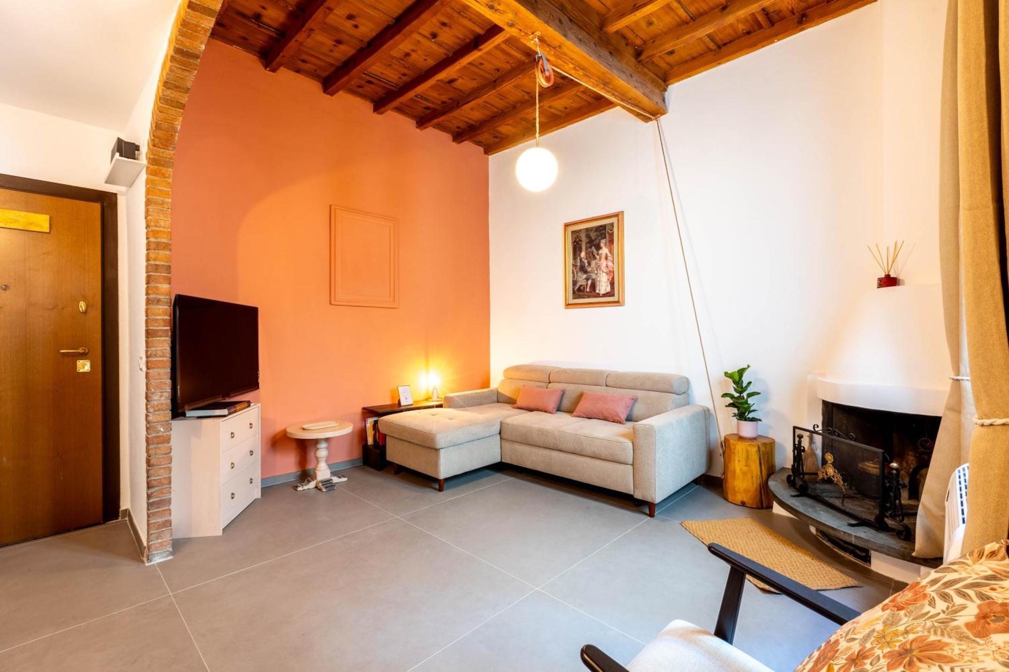 Stylish & Modern Near San Lorenzo Market Florence