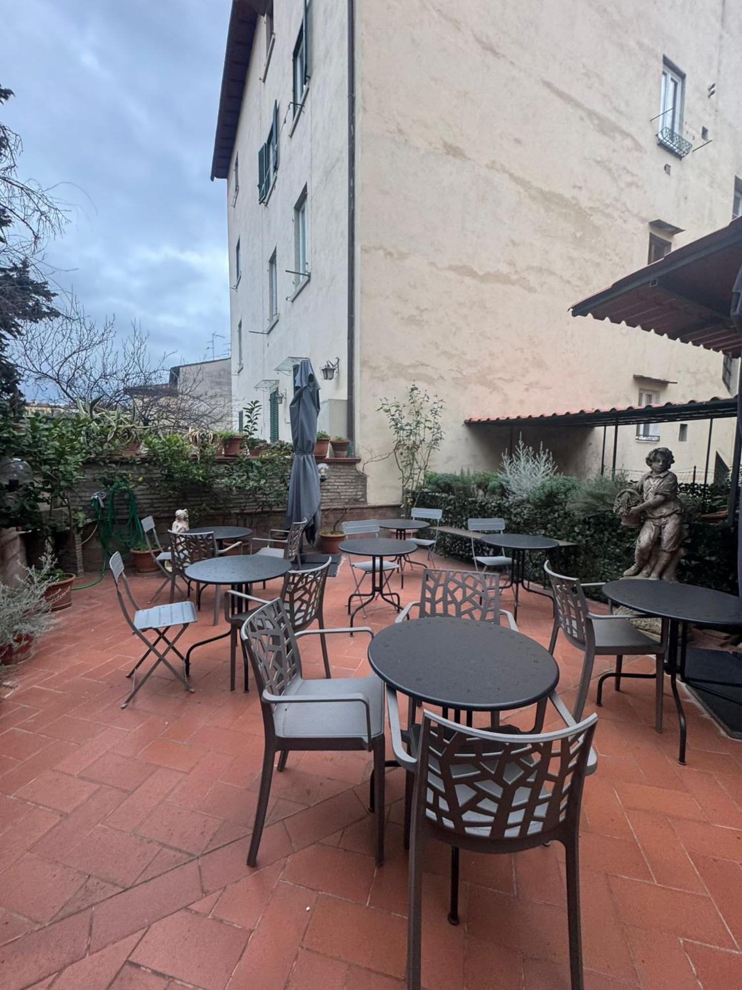 Camilla Guelfa Hotel