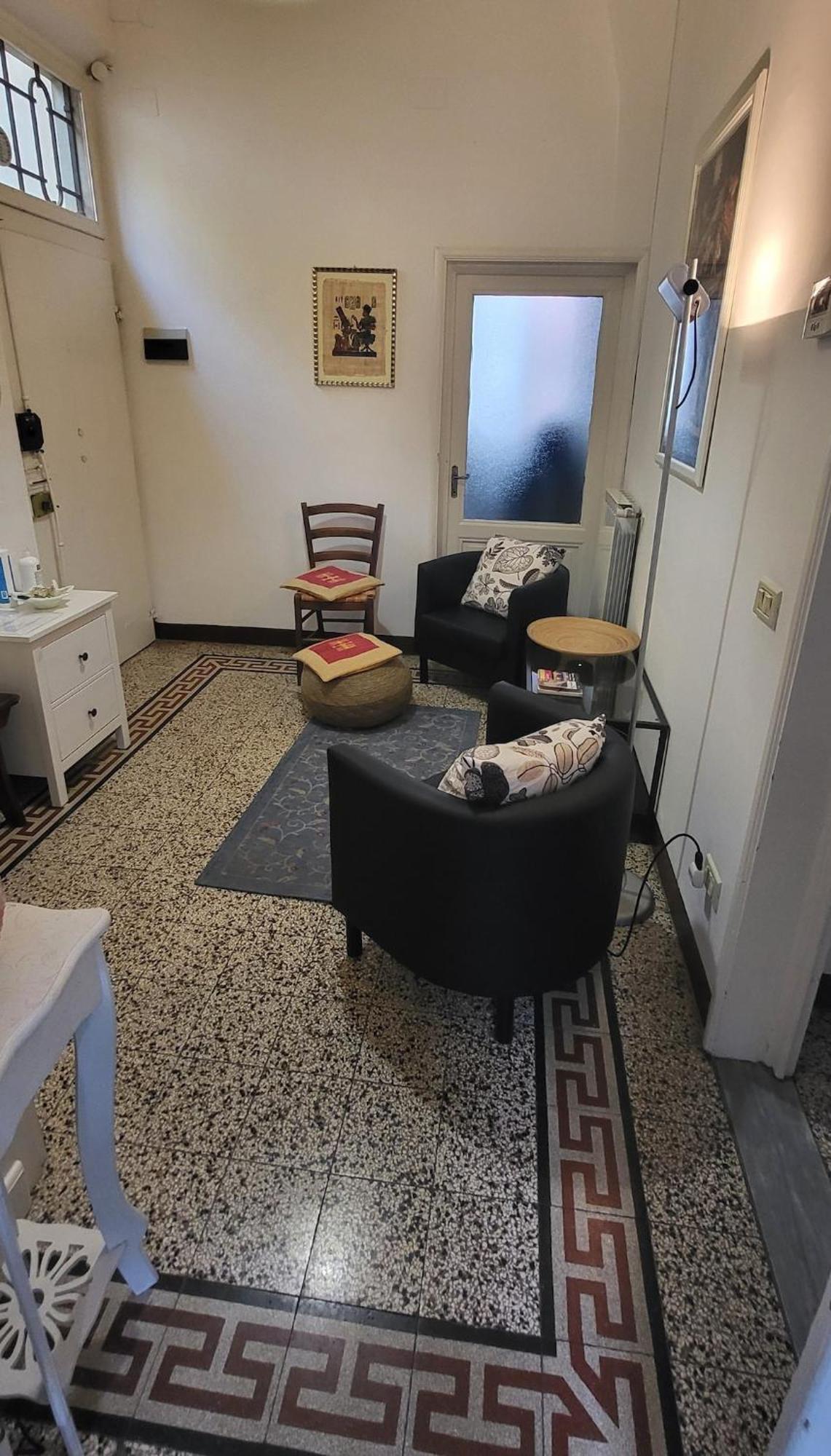 Bright Close To Downtown Firenze