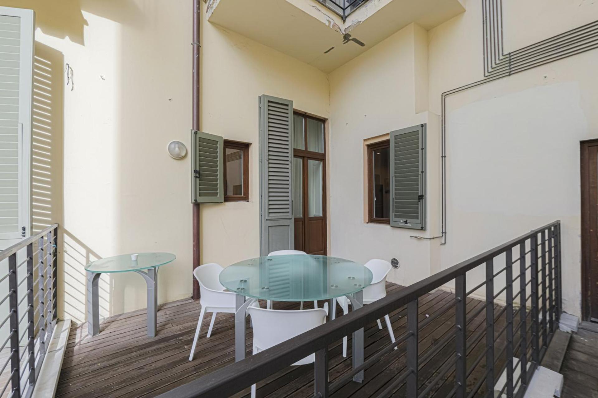 Luxury In The Heart Of Out Of Ztl Apartment Florence