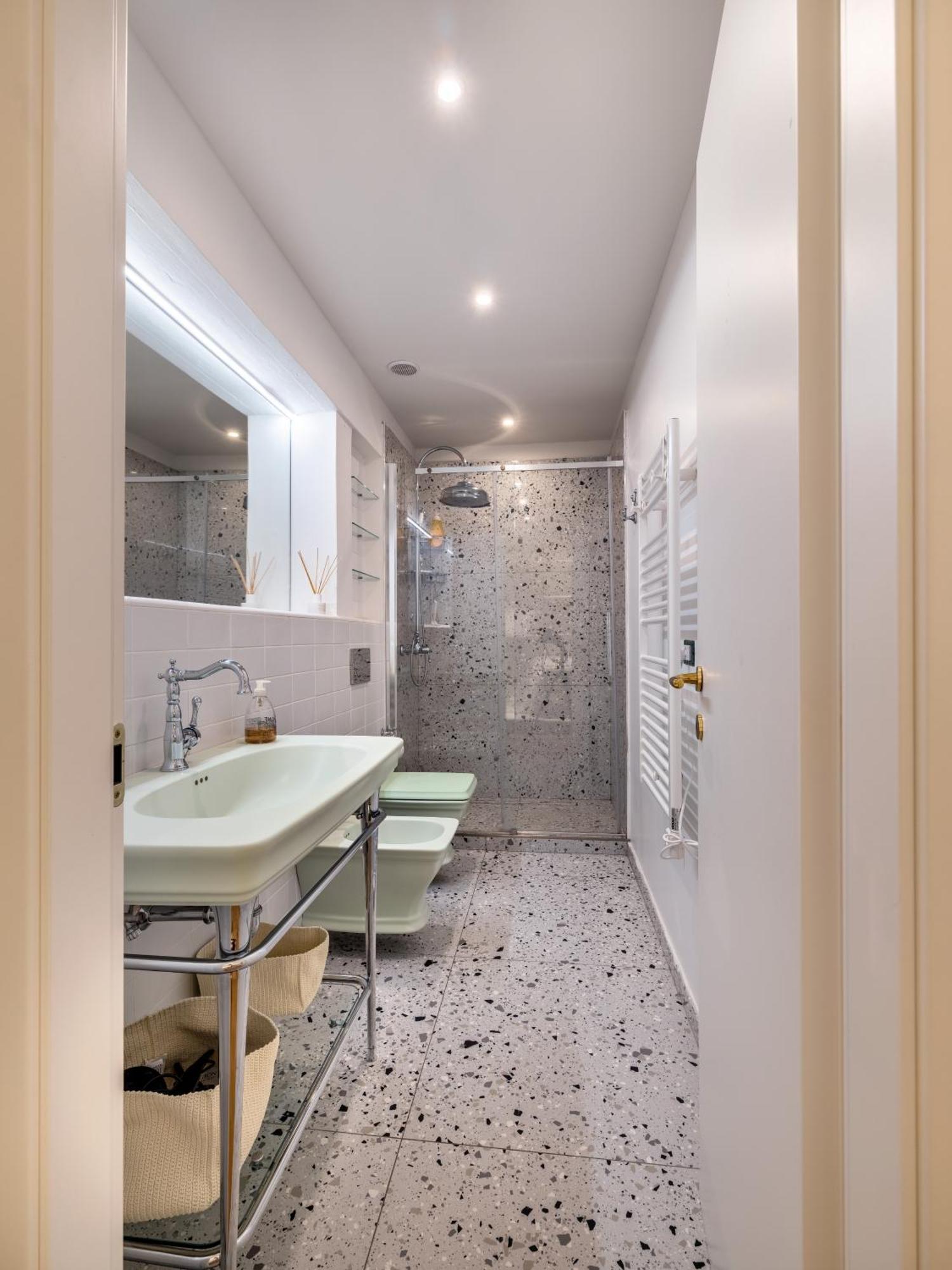 New Quiet Flat - Santa Croce View - Servizi Firenze