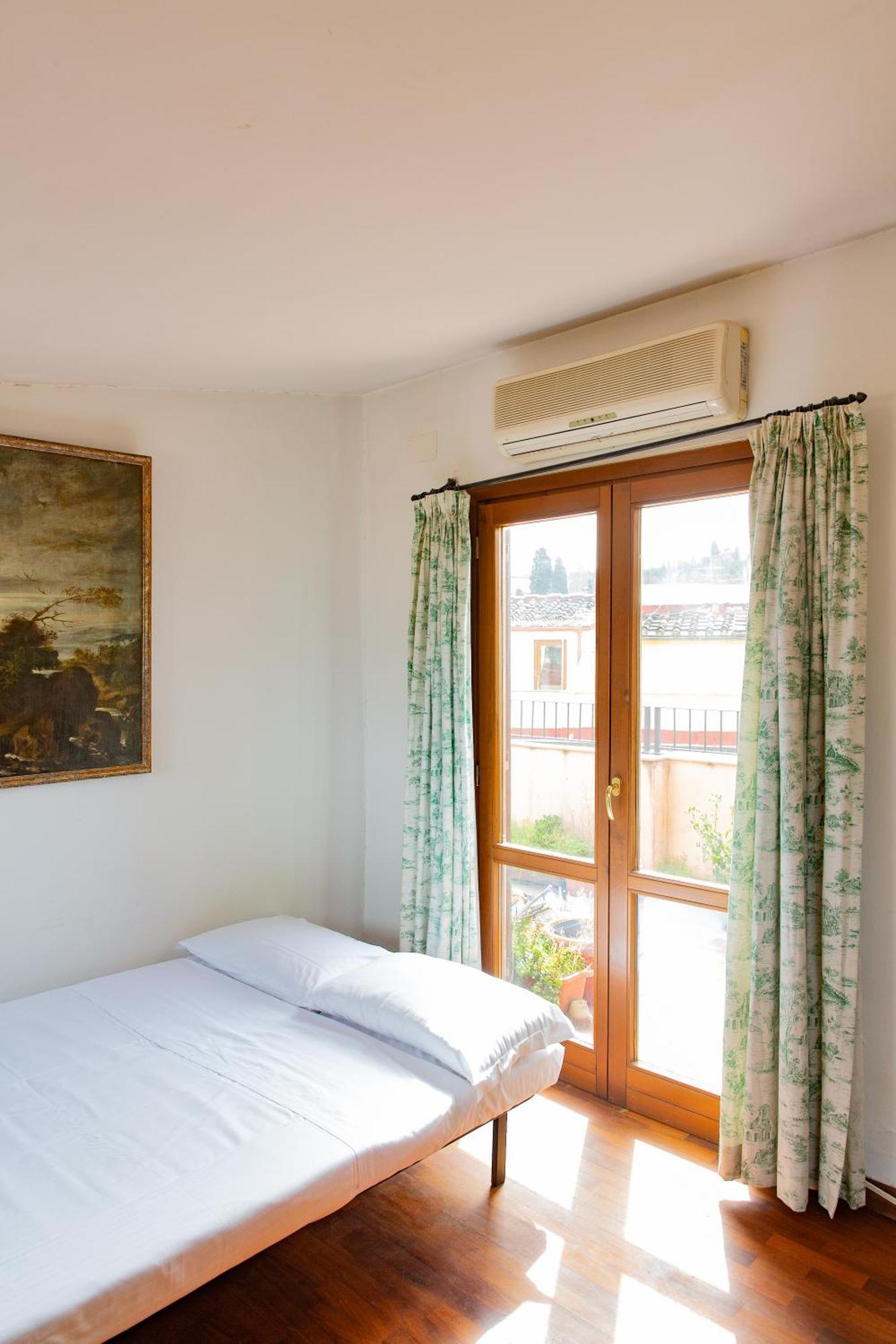 Spectacular 1br Stunning Views Florence