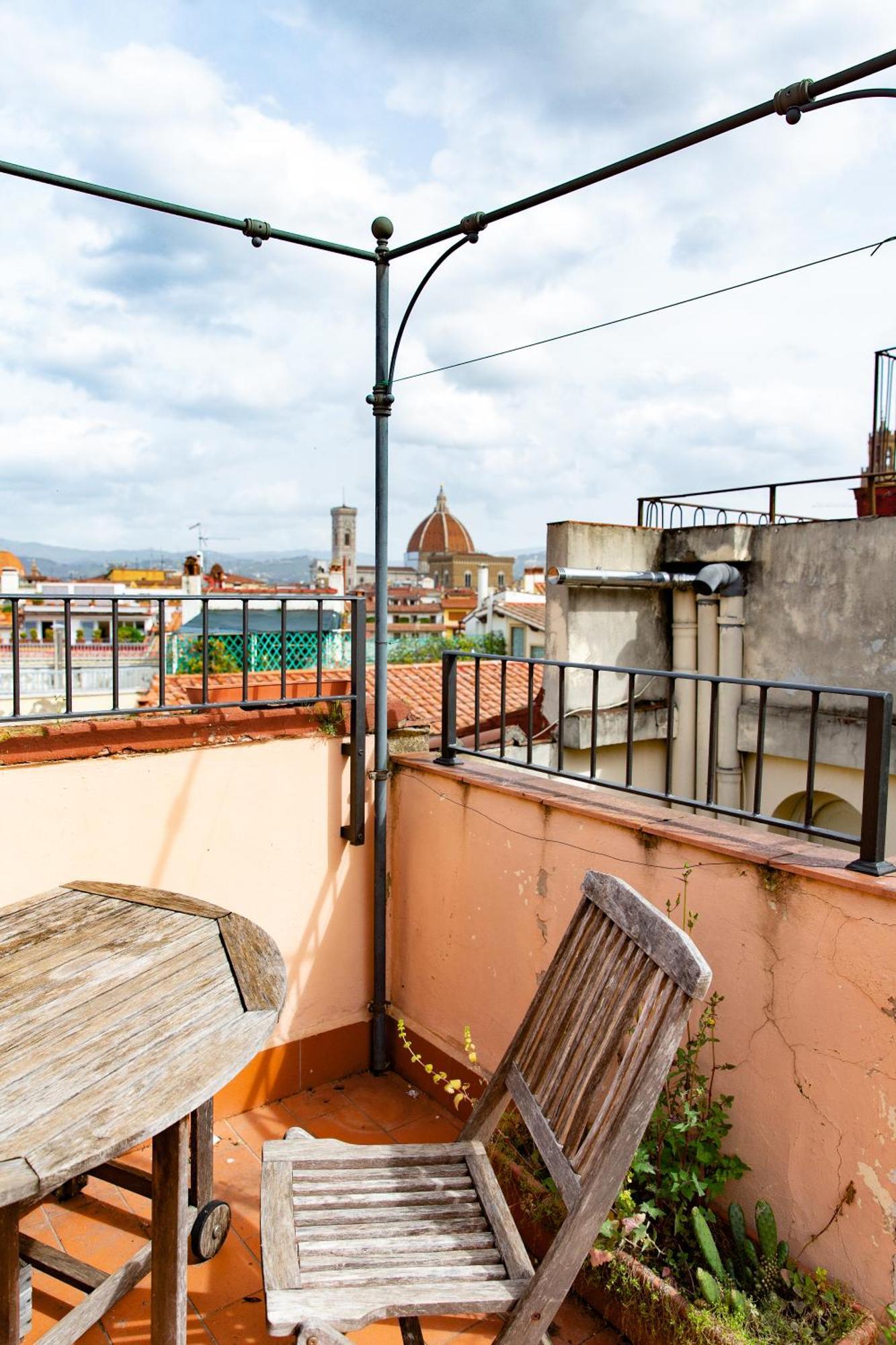 Spectacular 1br Stunning Views Apartment Florence