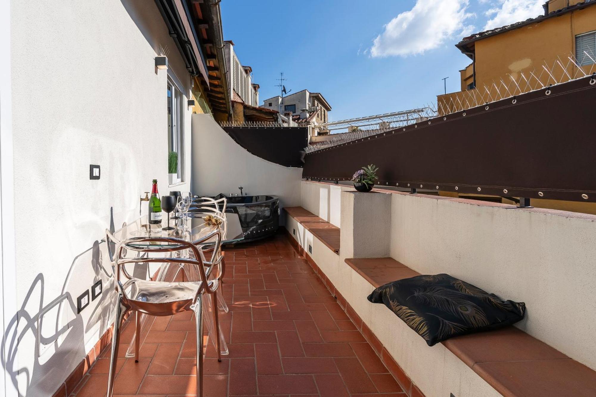 Ponte Vecchio Rooftop Terrace With Private Heated Jacuzzi Appartamento