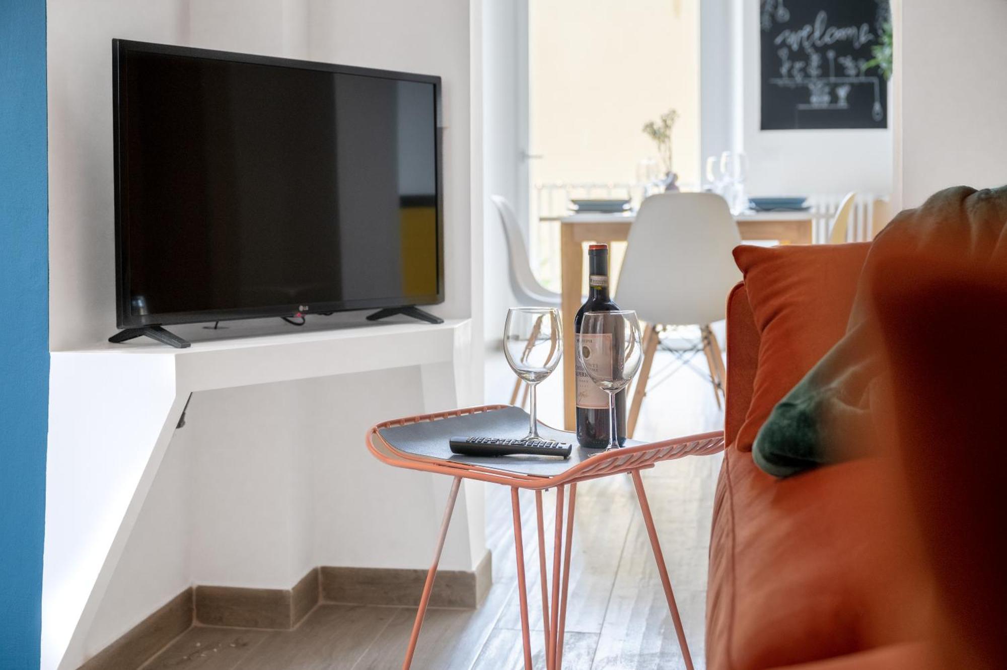 Via Pollaiolo, 55 - Charming - Comfort E Stile A 350mt Dal Tram! First Floor With Elevator And Car Places On Street Appartamento *