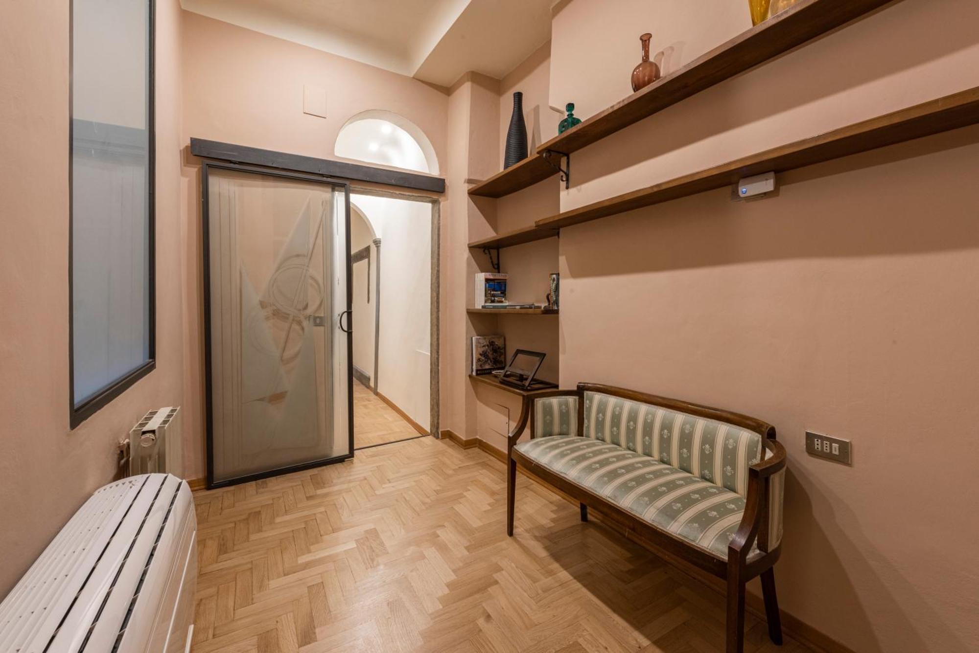 Santa Croce Retreat By Mmega Apartment