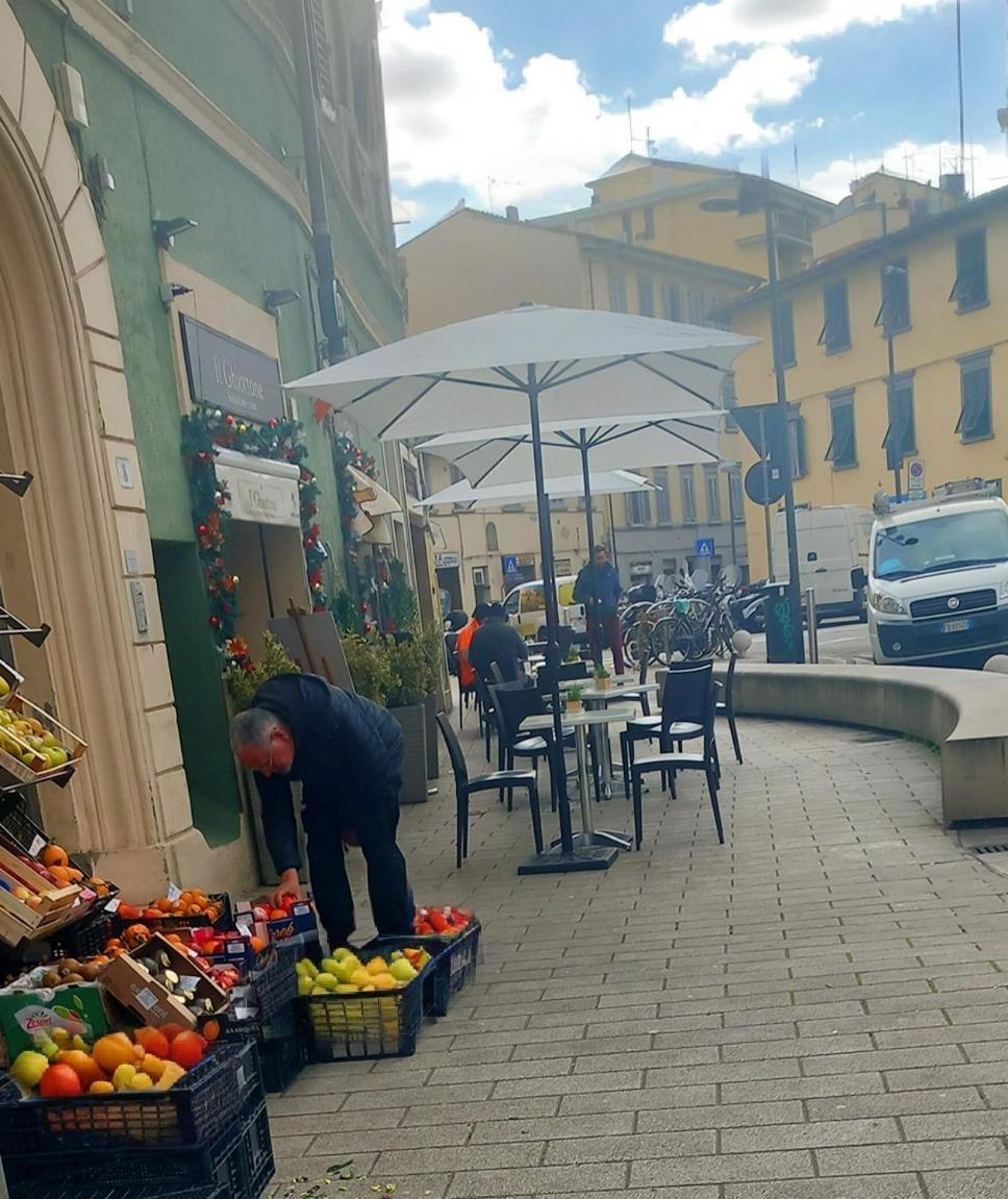 Charming & Spacious Florentine Just Two Mins From Tram Stop *
