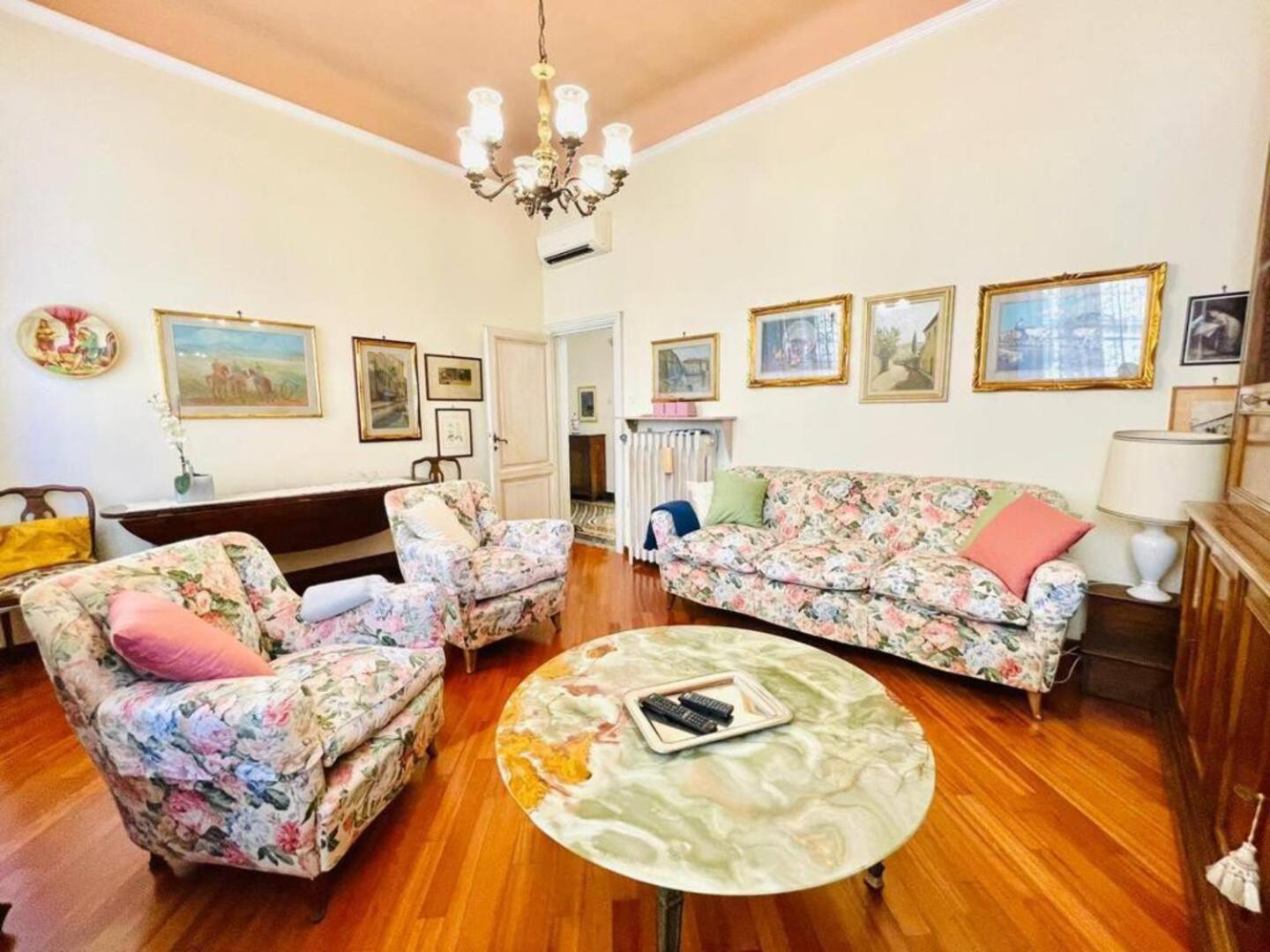 Antiques Lover's Flat, * Firenze