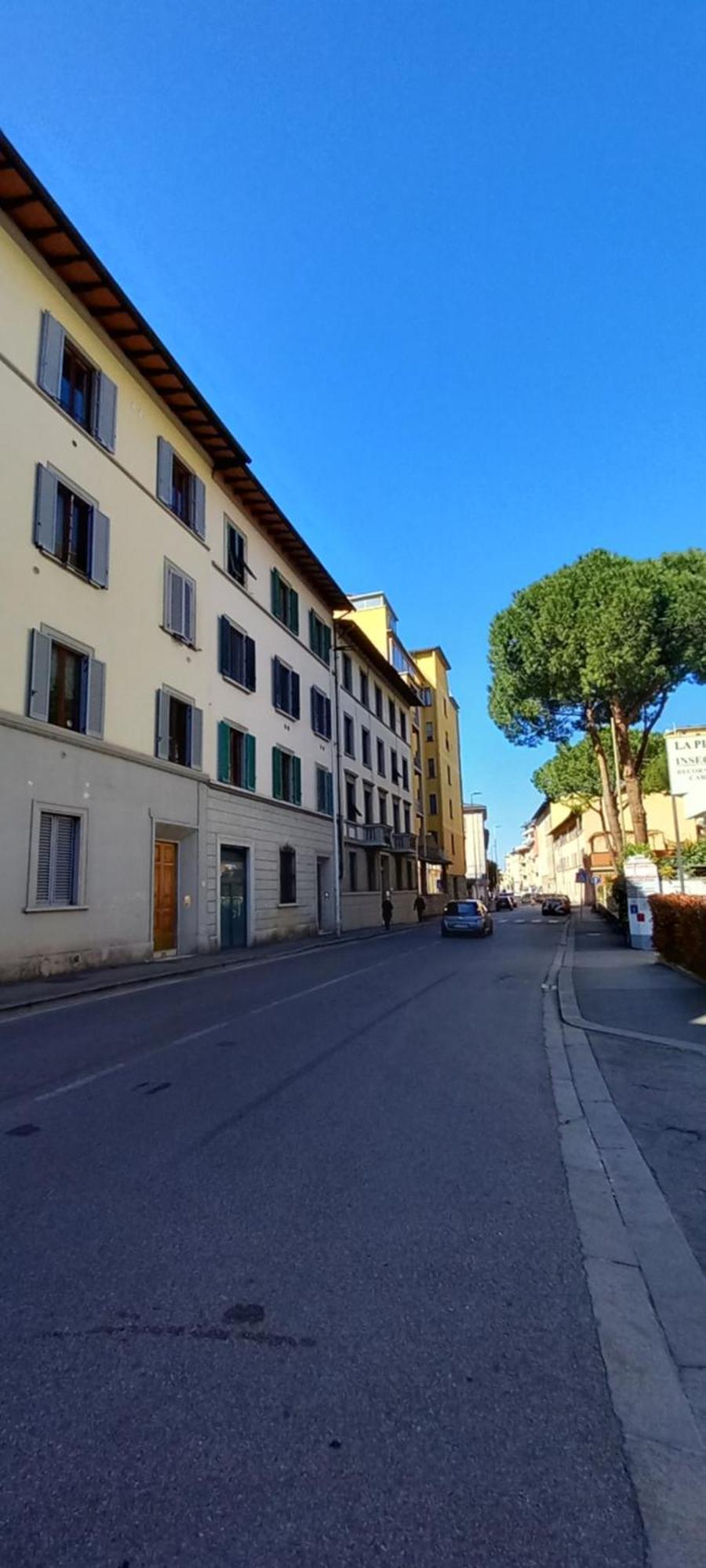 Charming & Spacious Florentine Just Two Mins From Tram Stop