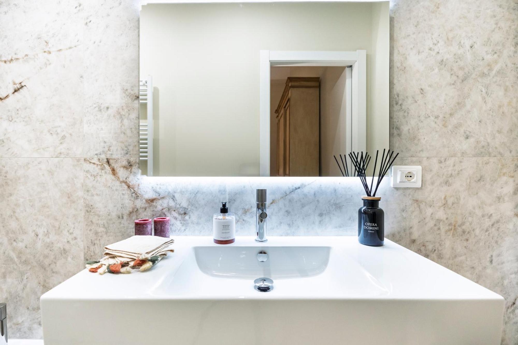 Historic Borgo Ognissanti, 8 * Florence