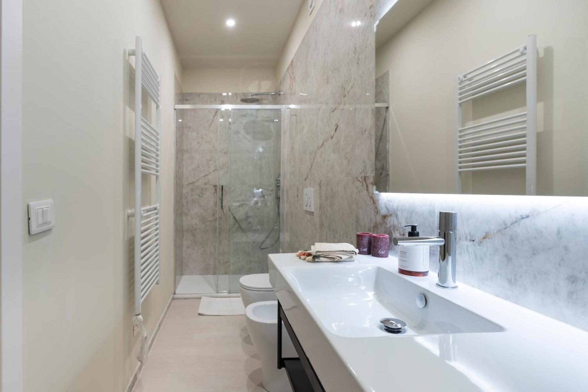 Historic Borgo Ognissanti, 8 Apartment