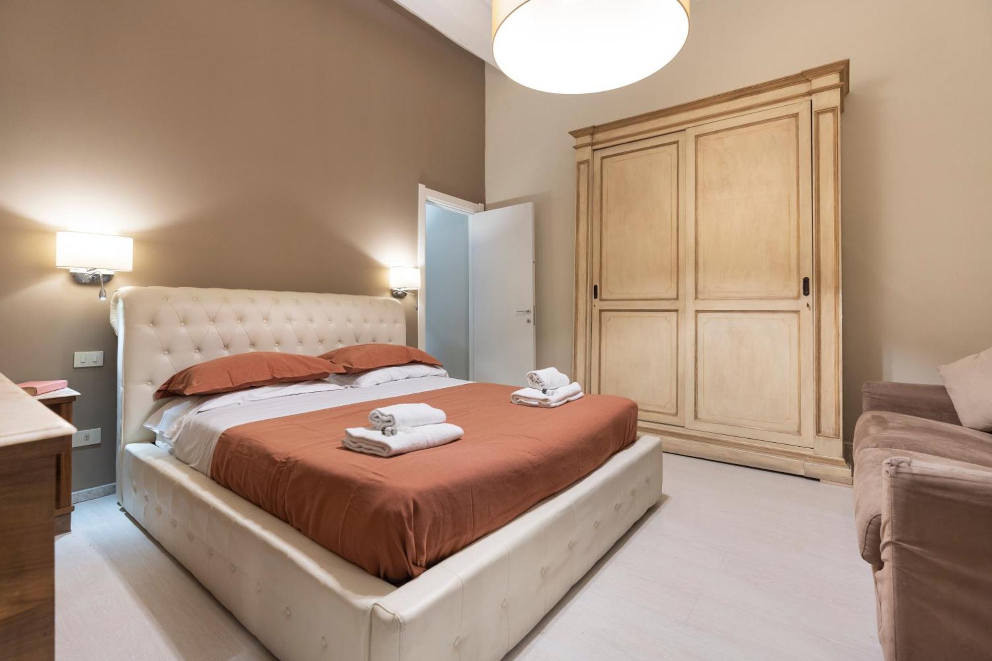Historic Borgo Ognissanti, 8 Apartment *