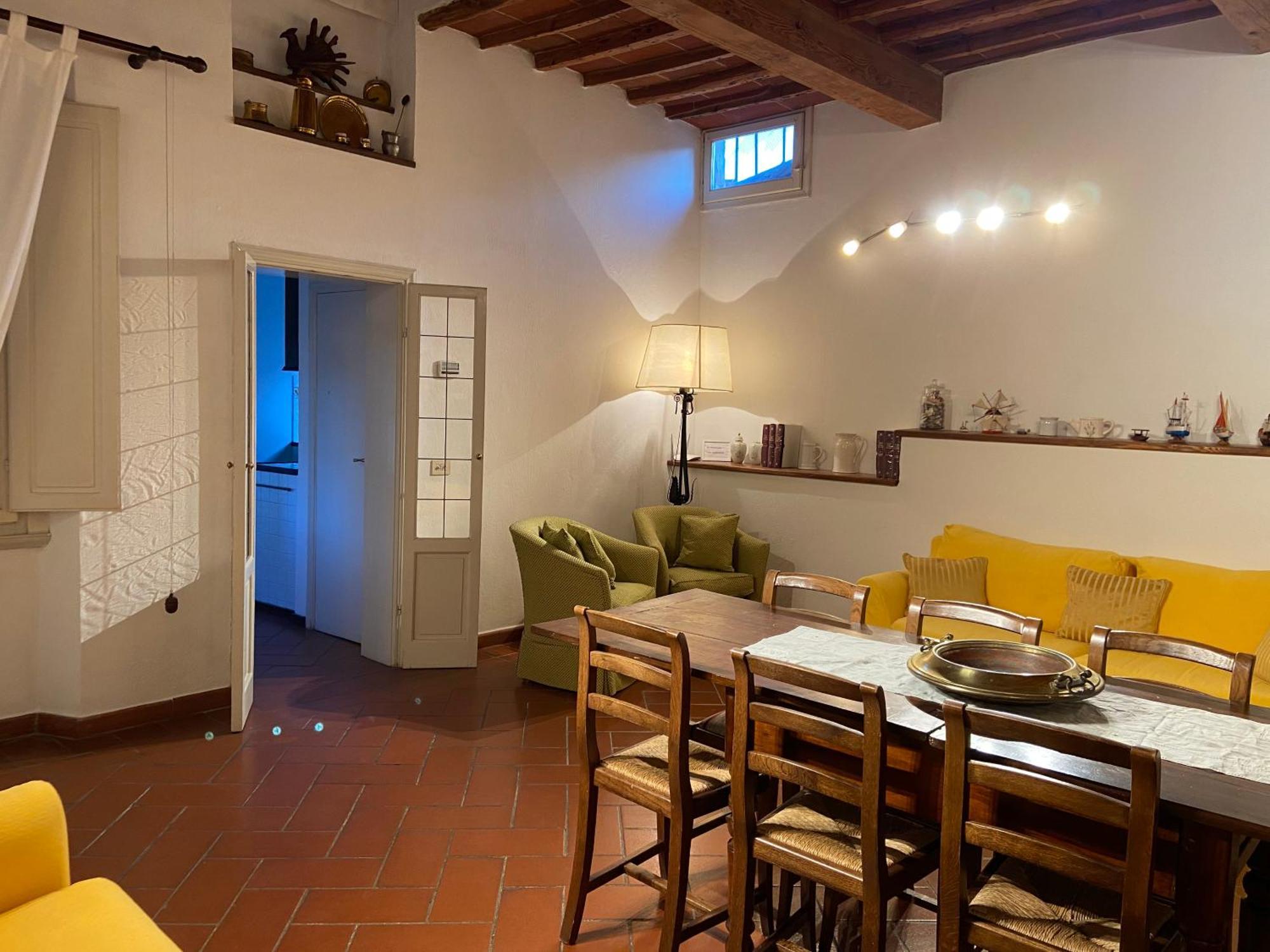 Coach 8 Apartment Florence