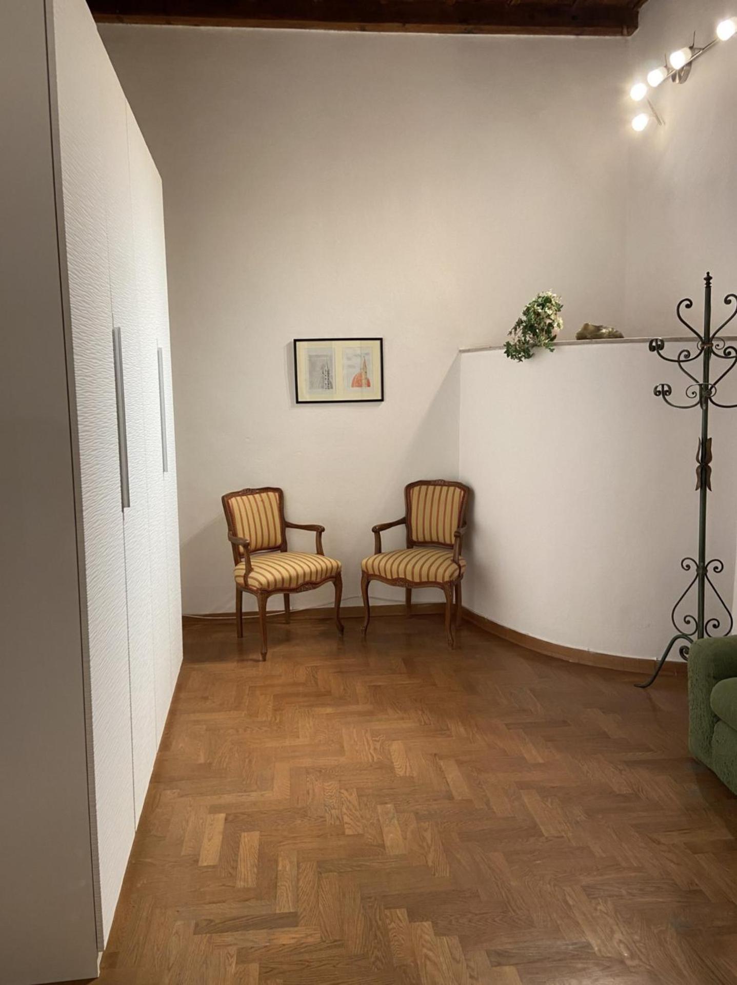 Coach 8 Apartment Florence