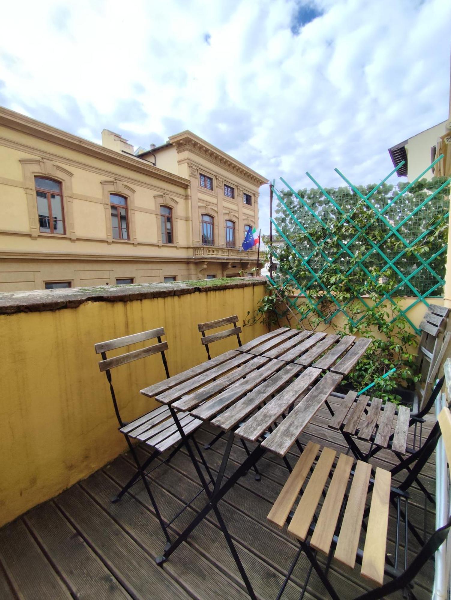 Borgo San Frediano Apartment *