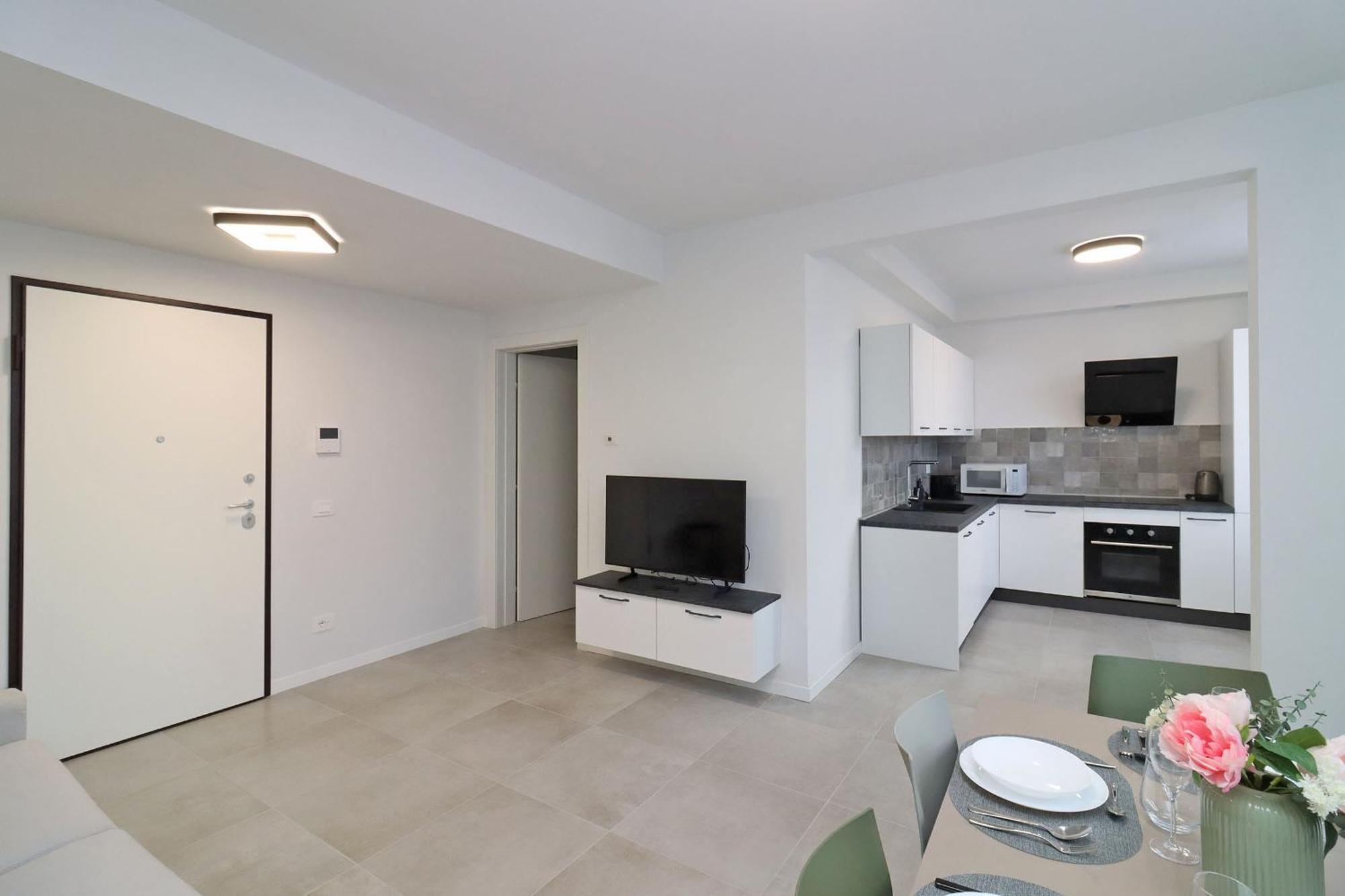 Benedetta In Apartment Florence