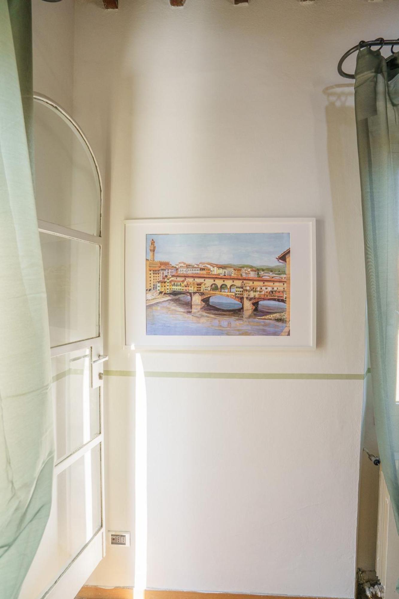 Pretty Alfani Florence