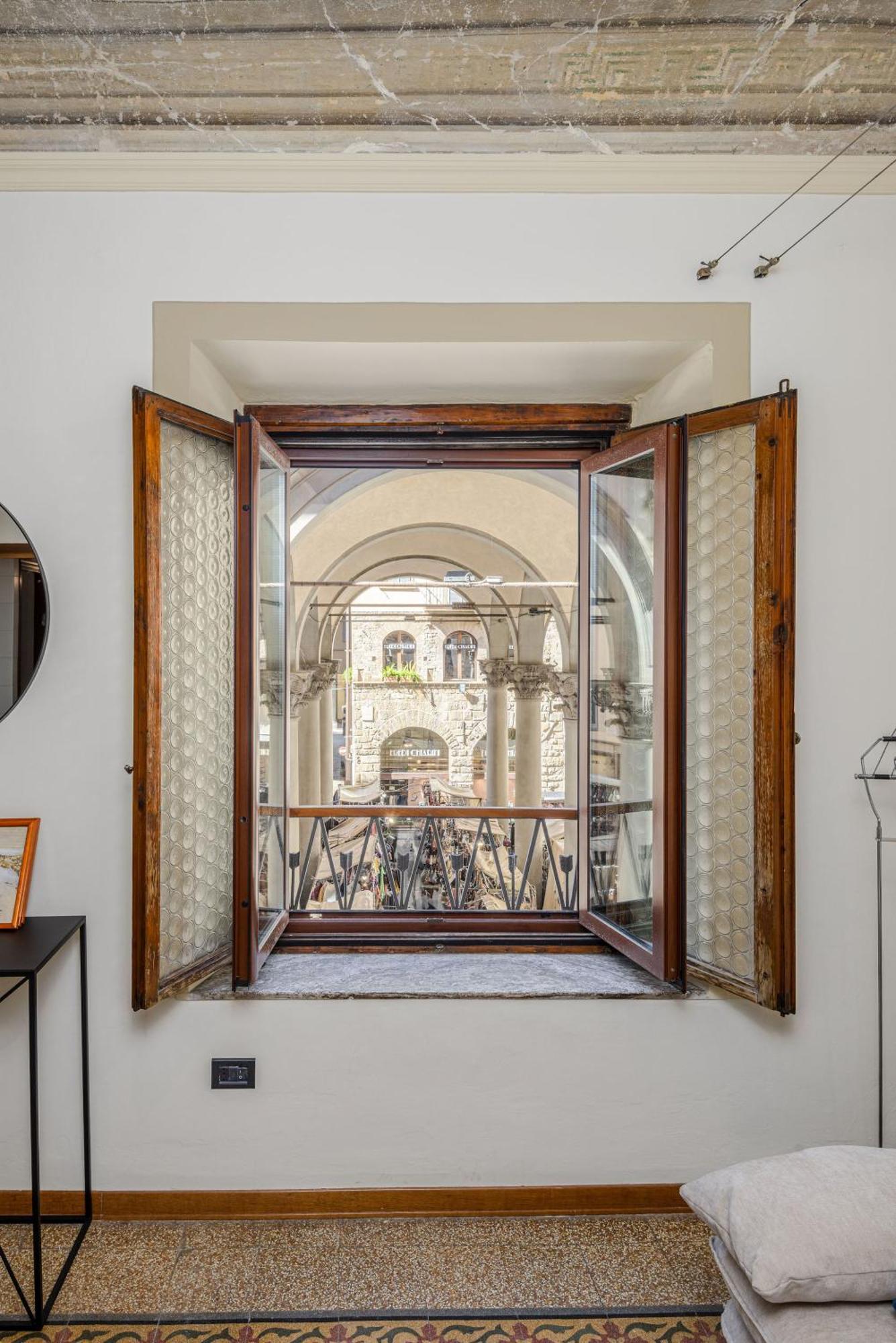 Unyca - La Loggia Apartment
