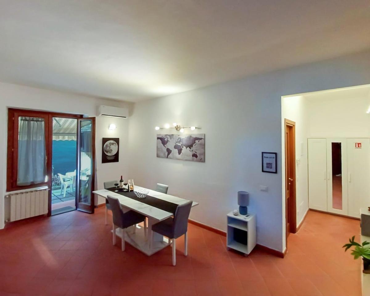 Comodo Appartamento Con 2 Giardini E Vasca Idromassaggio Apartment