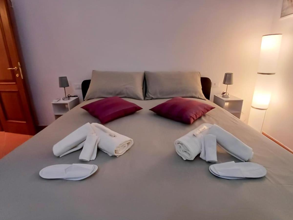 Comodo Appartamento Con 2 Giardini E Vasca Idromassaggio Apartment *