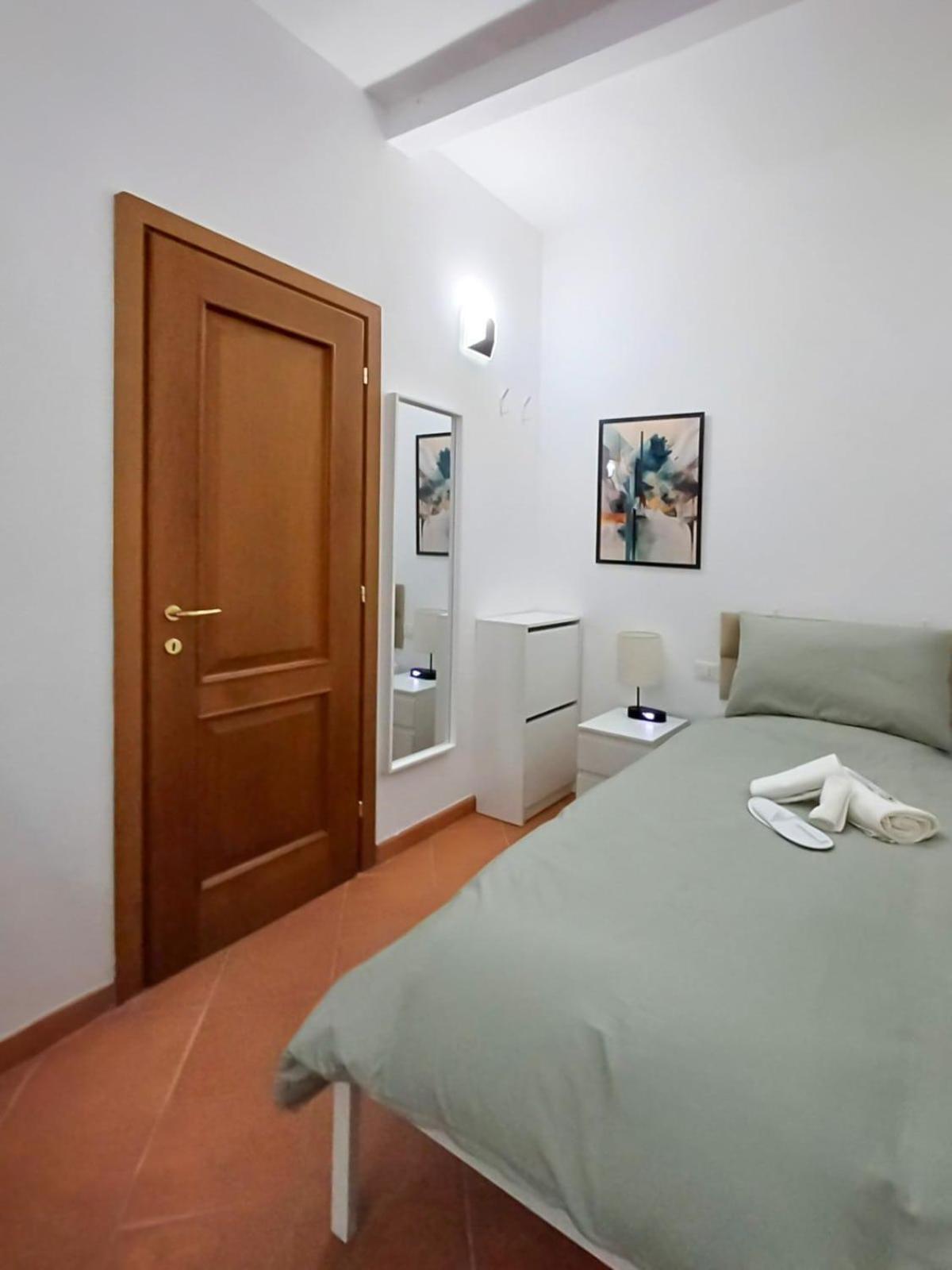 Comodo Appartamento Con 2 Giardini E Vasca Idromassaggio Apartment *