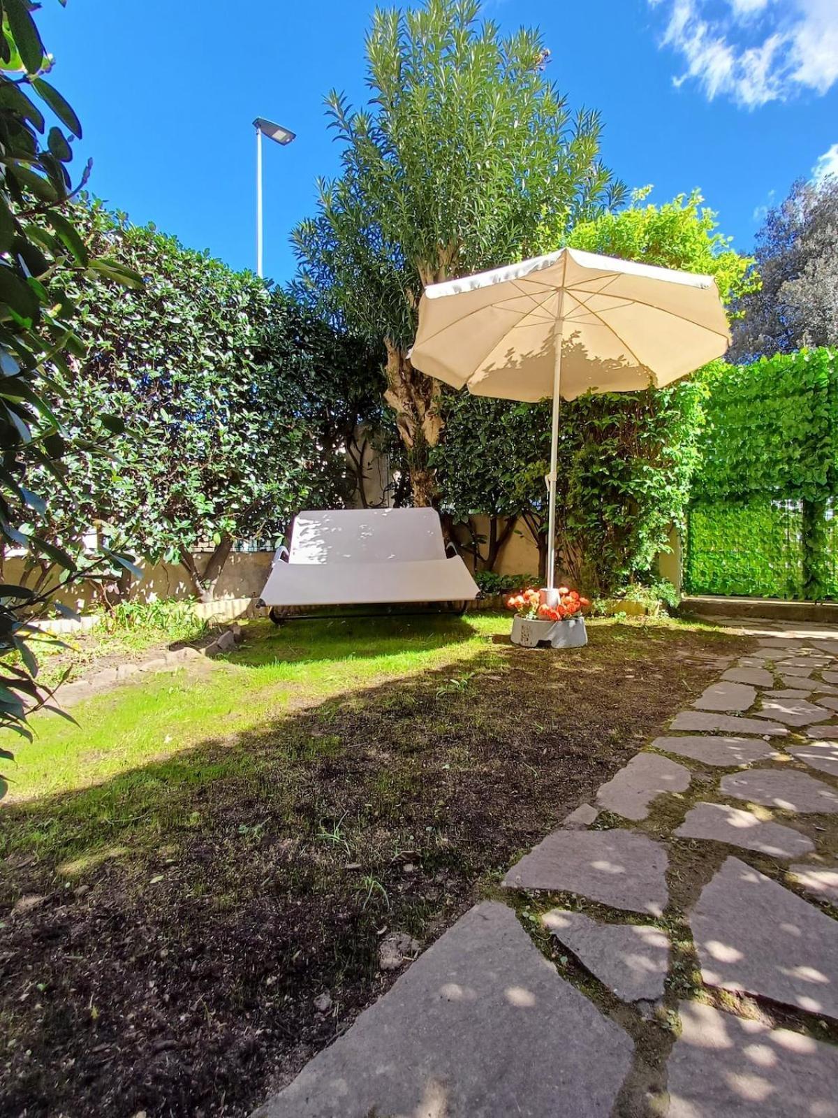 Comodo Appartamento Con 2 Giardini E Vasca Idromassaggio *