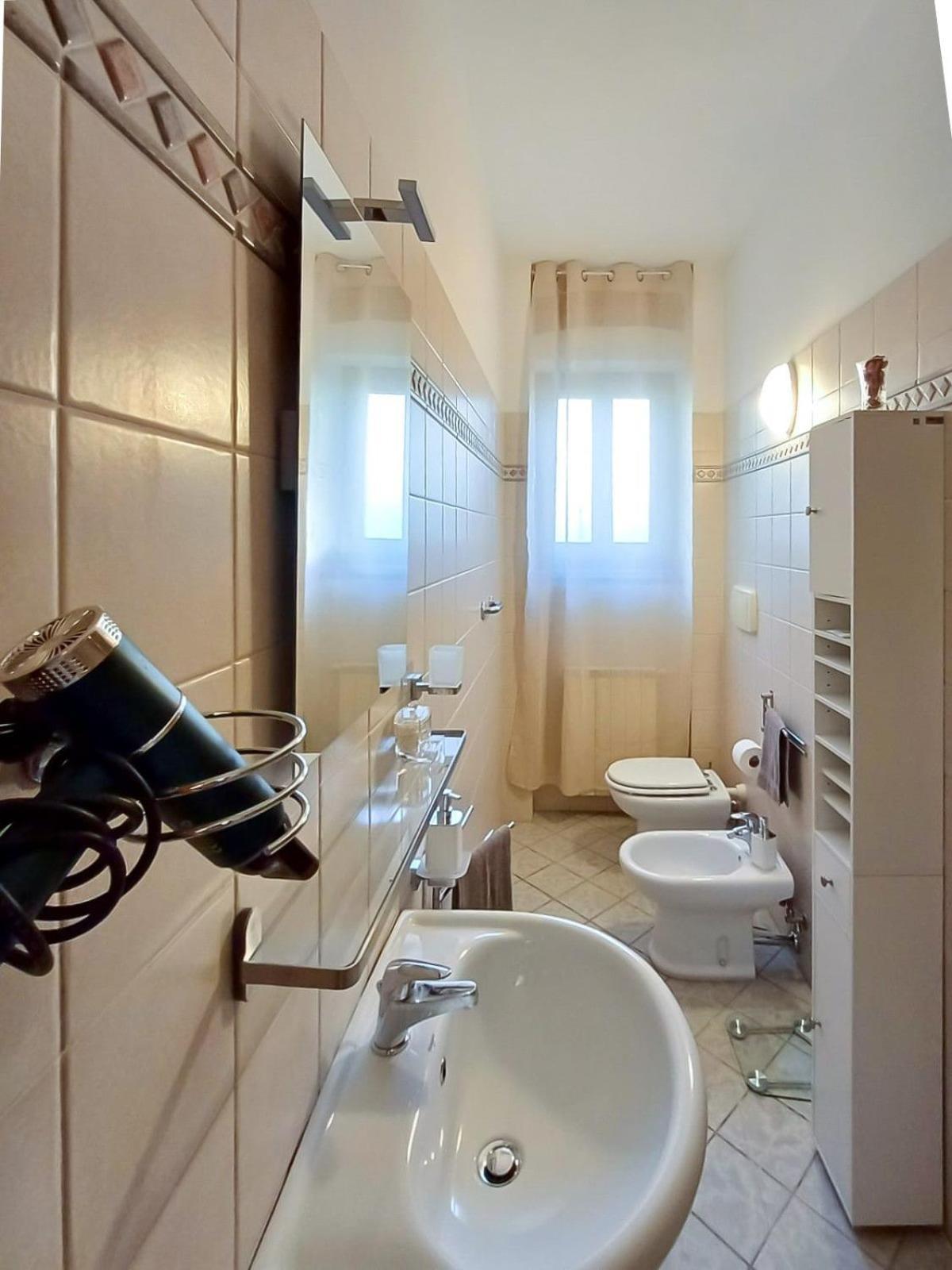 Apartment Comodo Appartamento Con 2 Giardini E Vasca Idromassaggio *